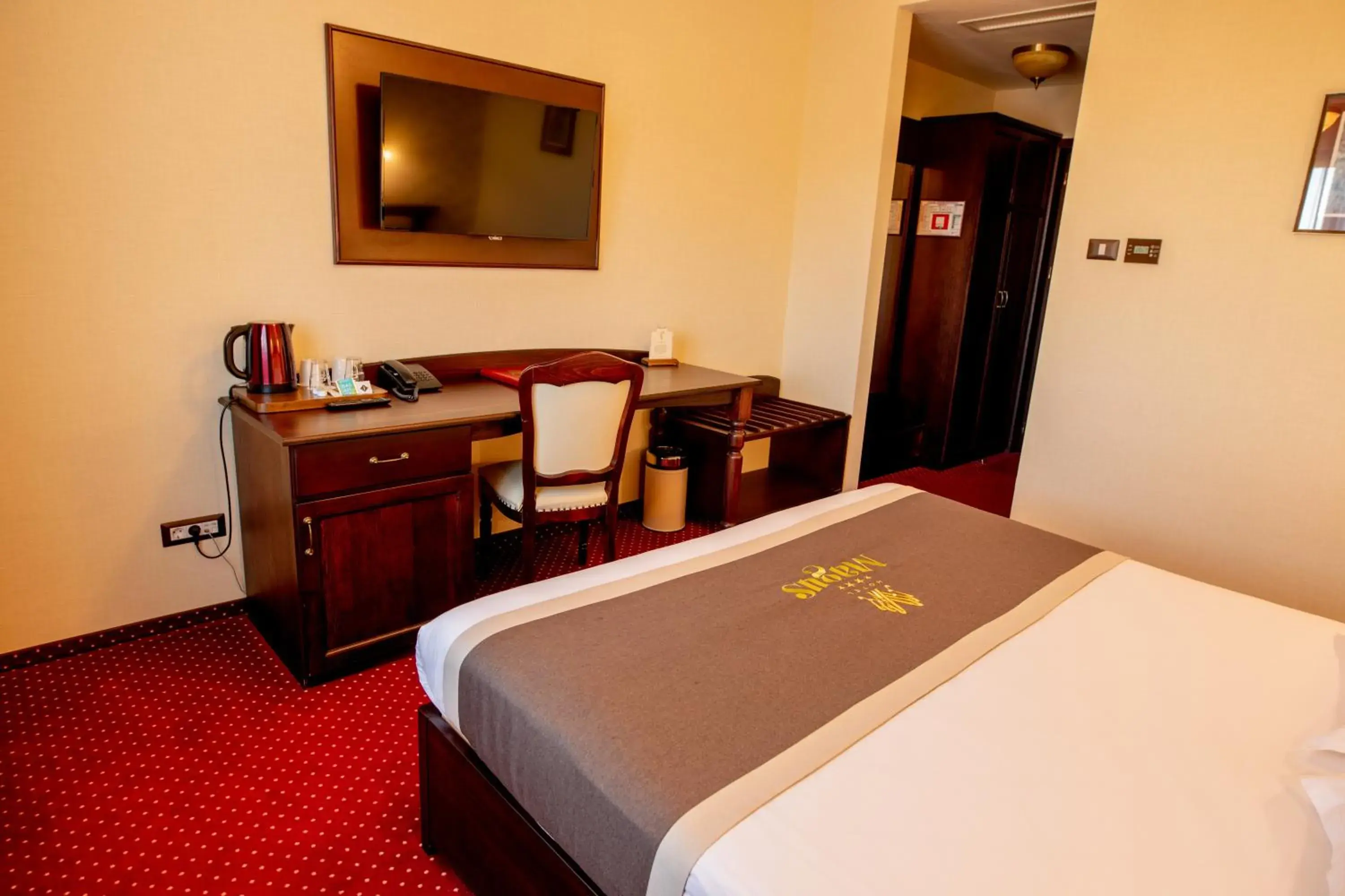 Deluxe Double Room - single occupancy in Magus Hotel Deluxe Double Room - single occupancy in Magus Hotel