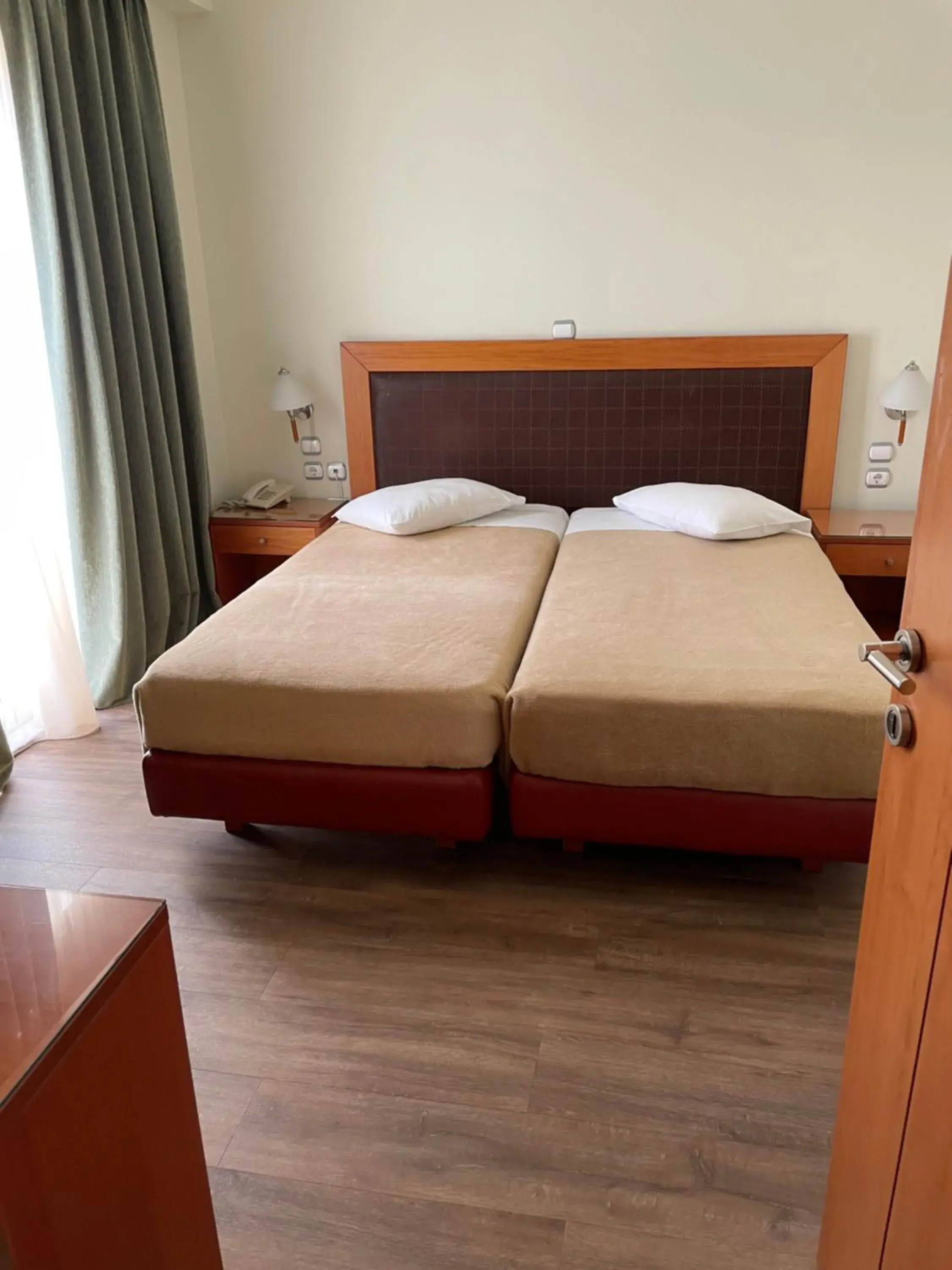 Family Room (2 Adults + 2 Children) in Athens Mirabello Family Room (2 Adults + 2 Children) in Athens Mirabello