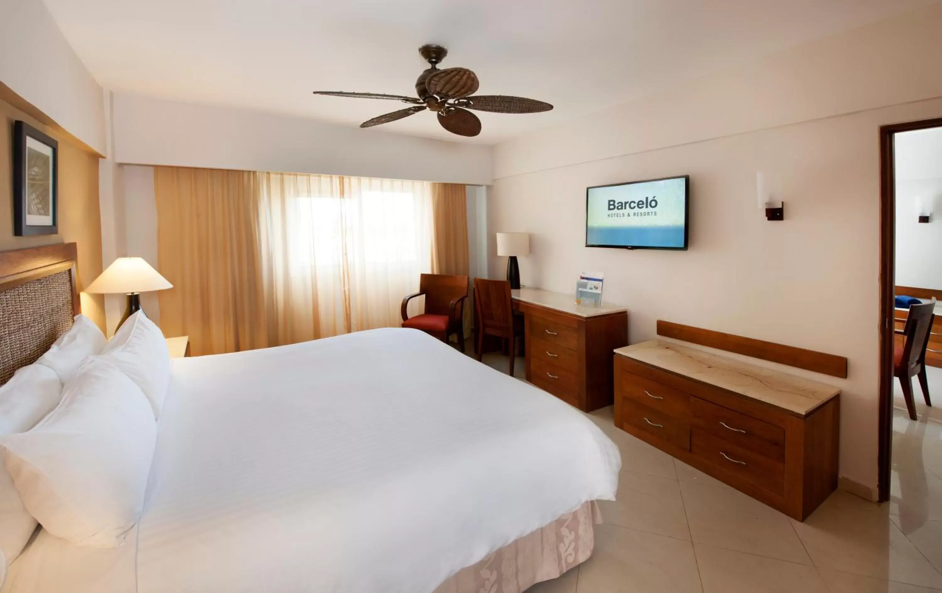 Suite Club Premium (2 adults + 2 Children) in Occidental Caribe - All Inclusive Suite Club Premium (2 adults + 2 Children) in Occidental Caribe - All Inclusive