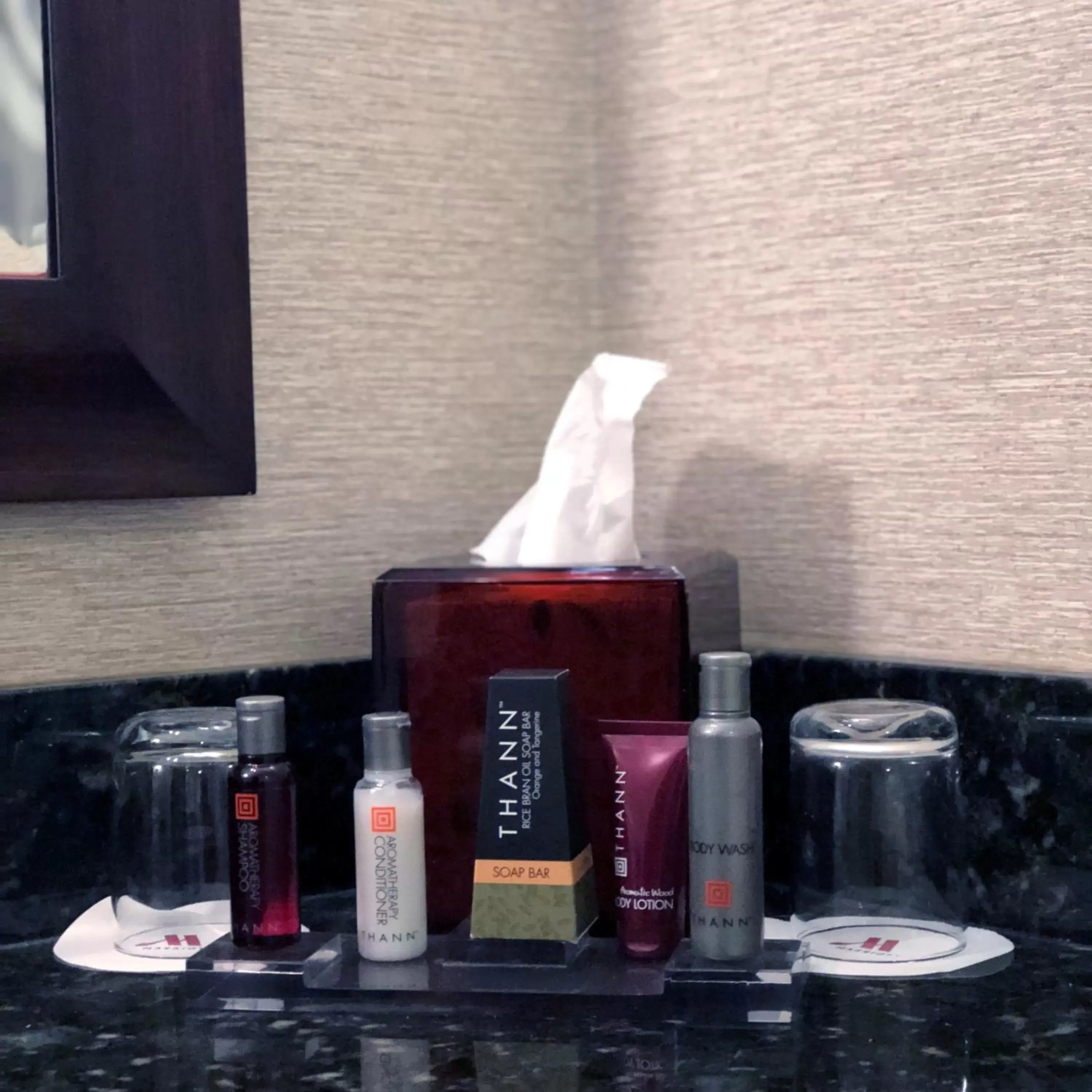 Queen Room with Two Queen Beds in Rochester Marriott Mayo Clinic Area Queen Room with Two Queen Beds in Rochester Marriott Mayo Clinic Area