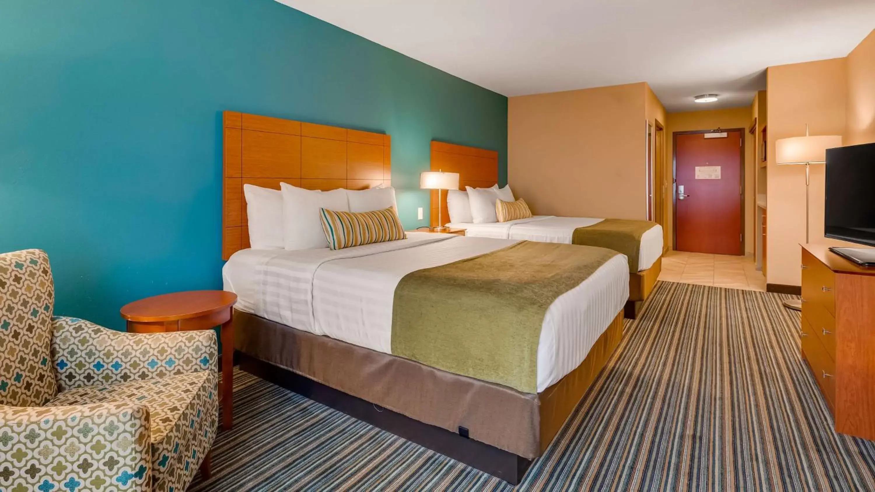 Queen Suite - Disability Access in Best Western Plus Tuscumbia/Muscle Shoals Hotel & Suites Queen Suite - Disability Access in Best Western Plus Tuscumbia/Muscle Shoals Hotel & Suites
