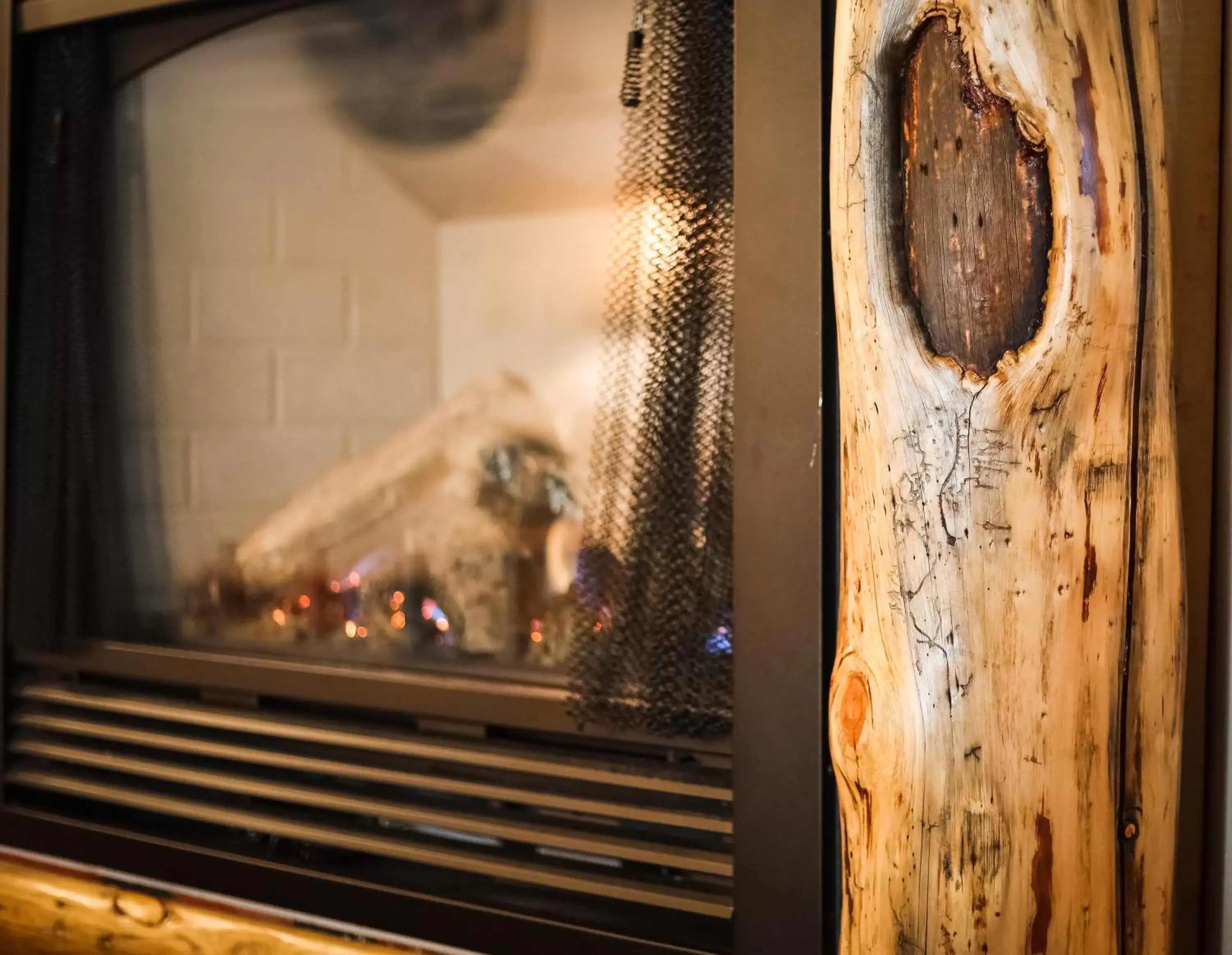 Deluxe Queen Room in Heavenly Valley Lodge Deluxe Queen Room in Heavenly Valley Lodge