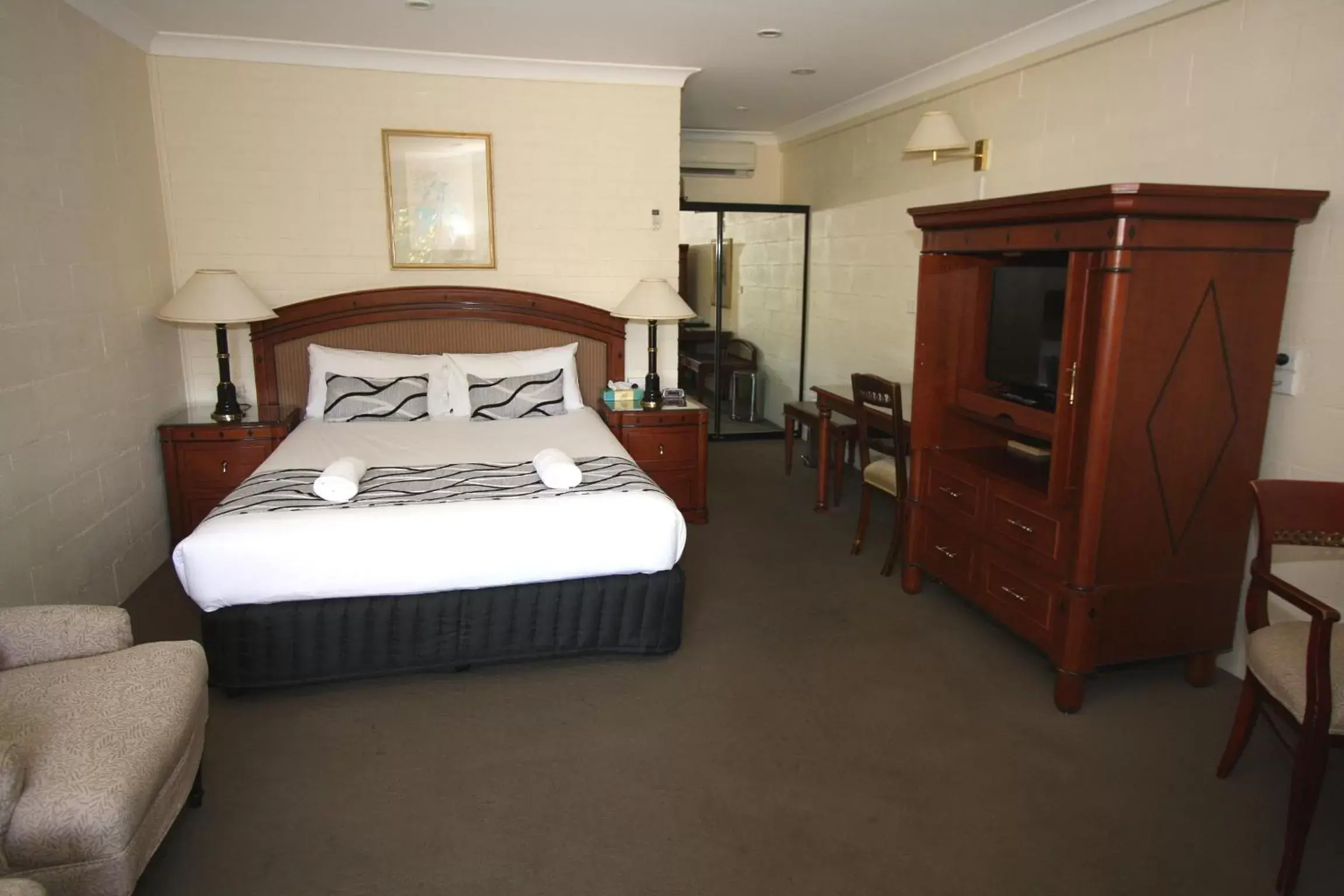 Deluxe King Room in Picton Valley Motel Australia Deluxe King Room in Picton Valley Motel Australia