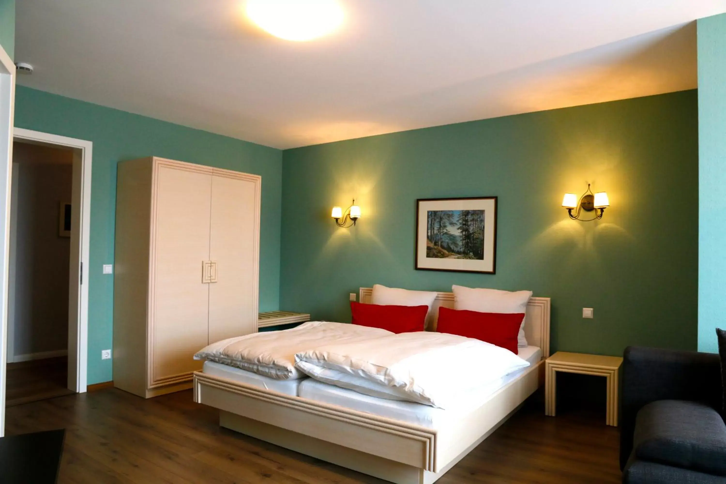 Basic Triple Room in Hotel Markgräfler Hof Basic Triple Room in Hotel Markgräfler Hof