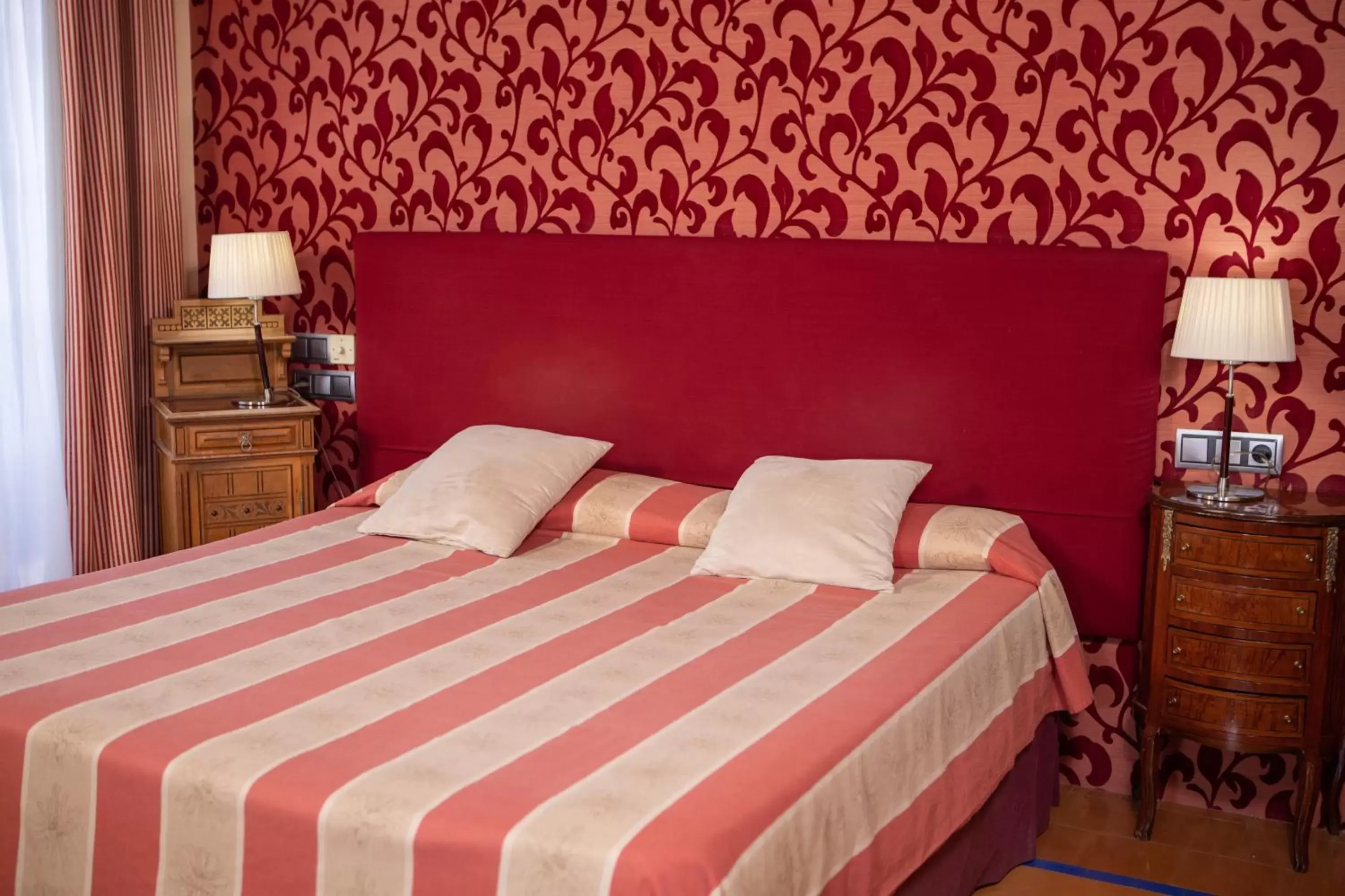 Superior Double Room in RVHotels Hotel Palau Lo Mirador Superior Double Room in RVHotels Hotel Palau Lo Mirador