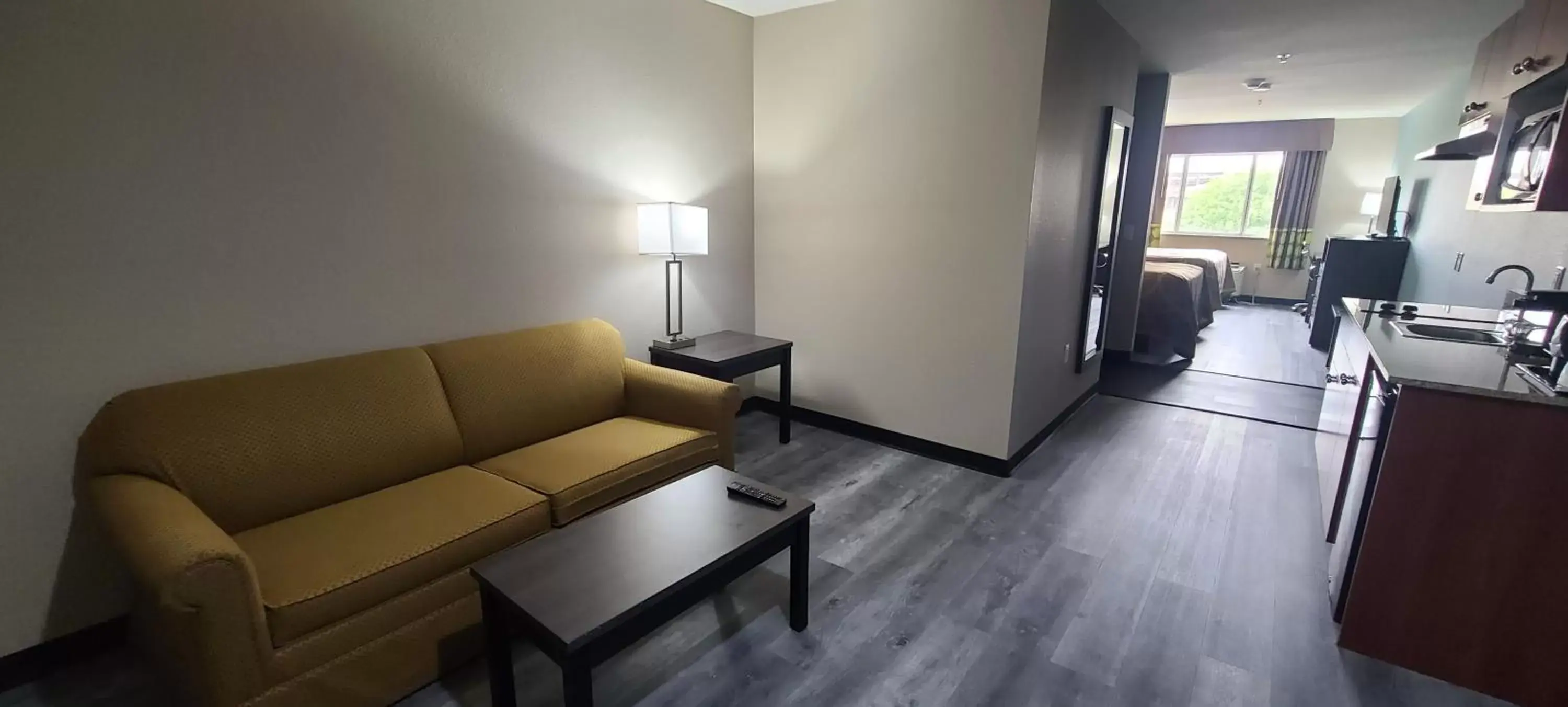 King Studio Suite with Bath Tub - Mobility/Hearing Acces - Non-Smoking in Super 8 by Wyndham Lubbock West King Studio Suite with Bath Tub - Mobility/Hearing Acces - Non-Smoking in Super 8 by Wyndham Lubbock West