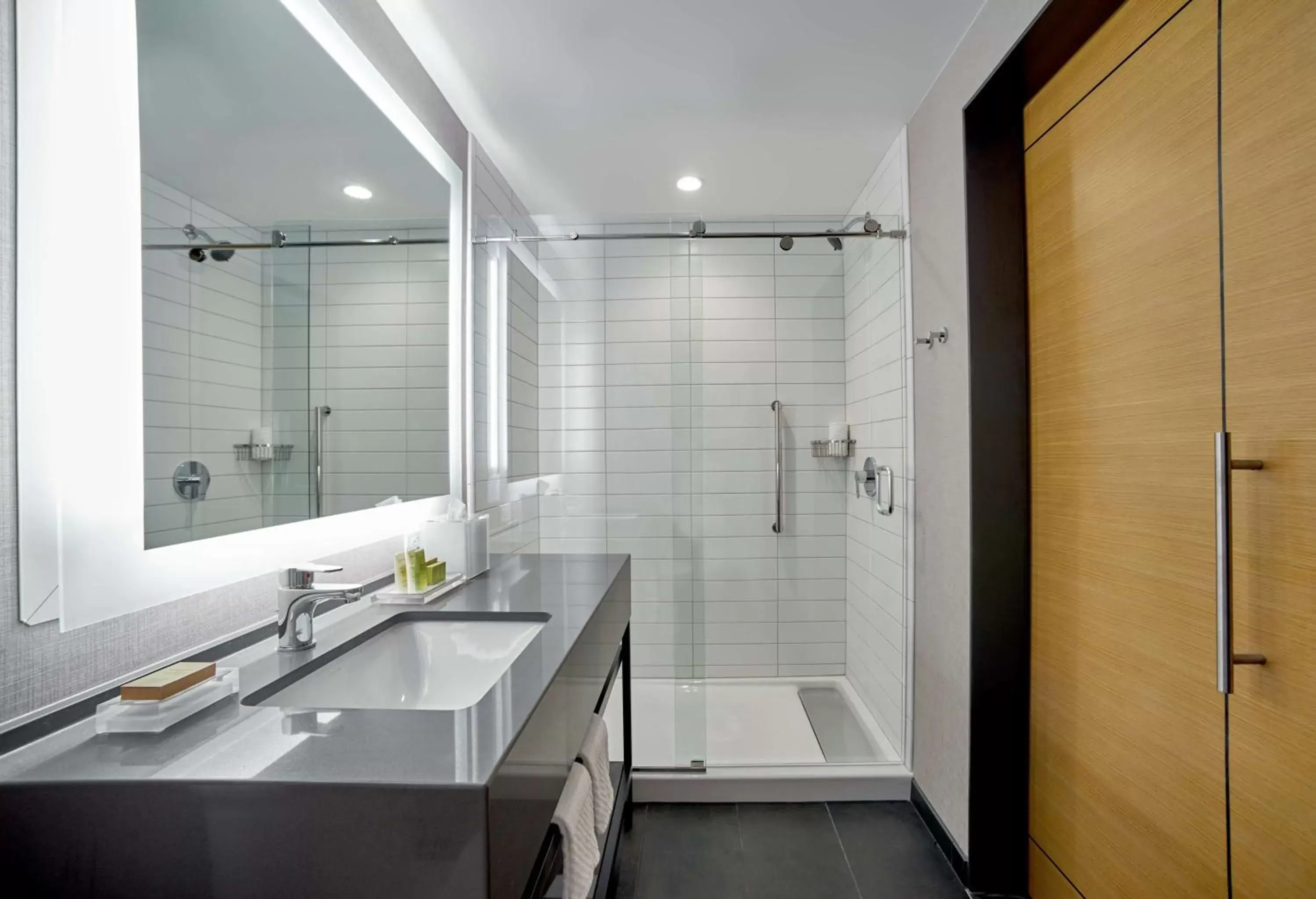 King Room - Hearing Accessible in Hilton Des Moines Downtown King Room - Hearing Accessible in Hilton Des Moines Downtown