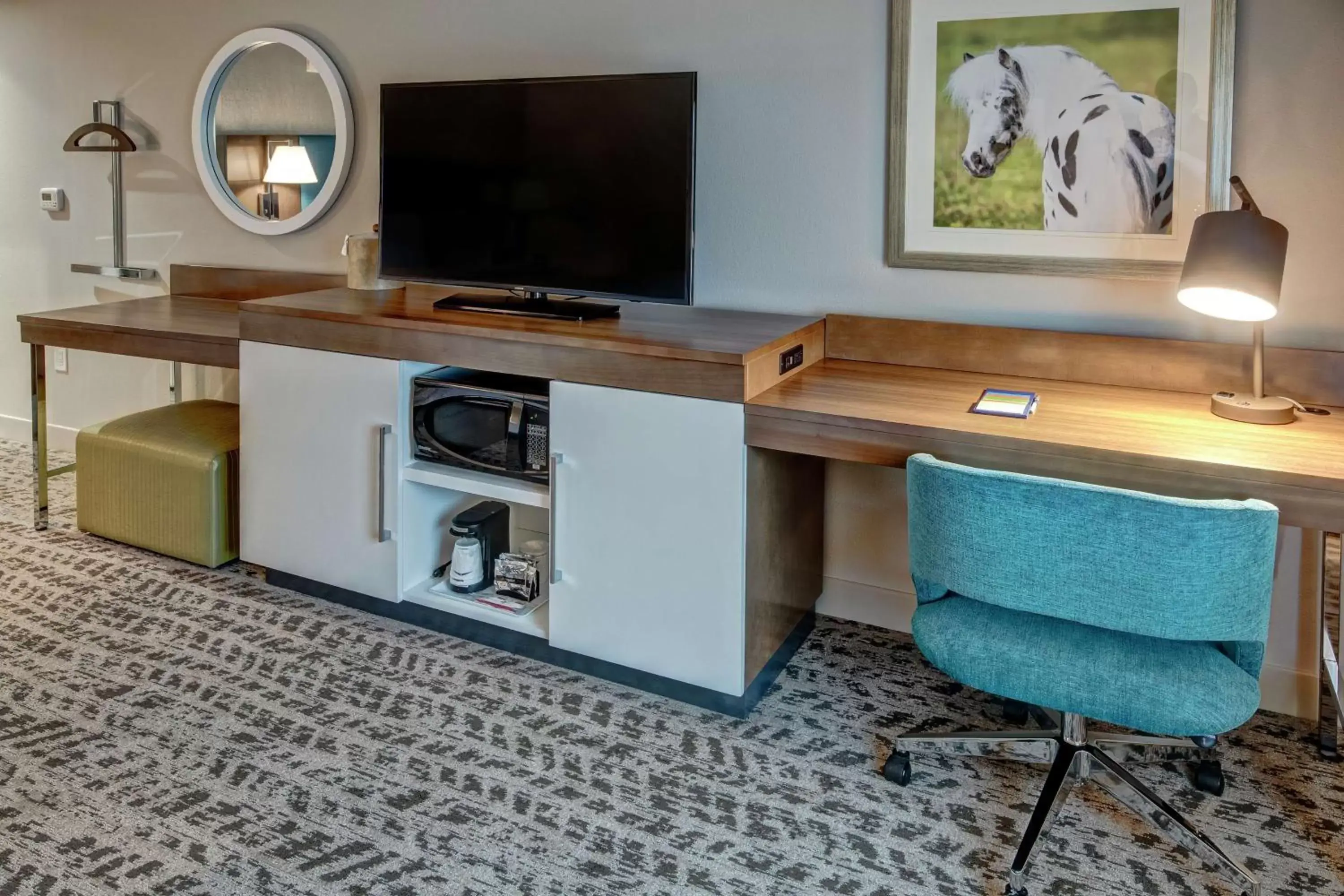 Executive King Room - Non-Smoking in Hampton Inn & Suites Nashville/Goodlettsville Tennessee Executive King Room - Non-Smoking in Hampton Inn & Suites Nashville/Goodlettsville Tennessee