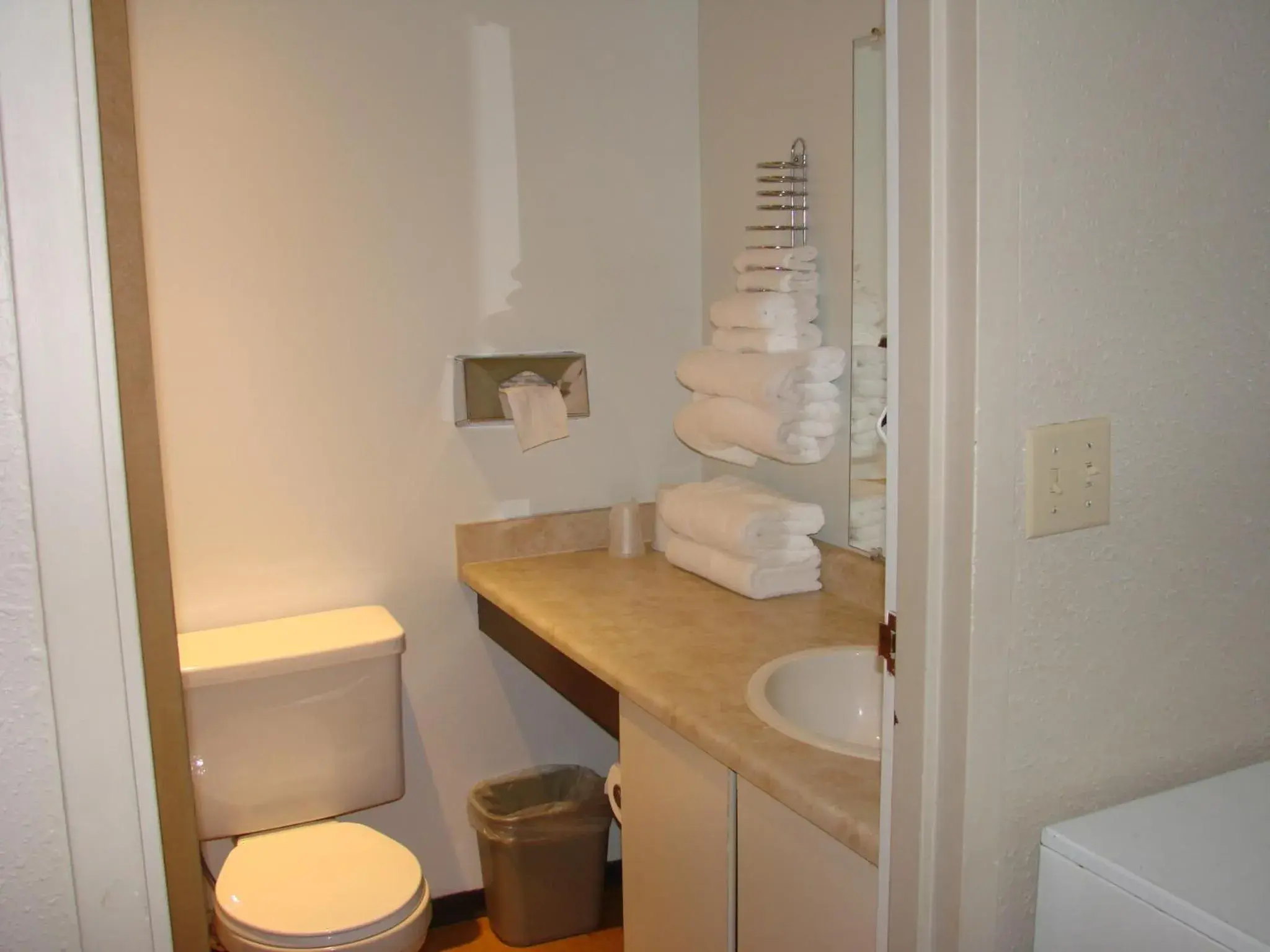 Deluxe Room - single occupancy in Moby Dick Inn Deluxe Room - single occupancy in Moby Dick Inn