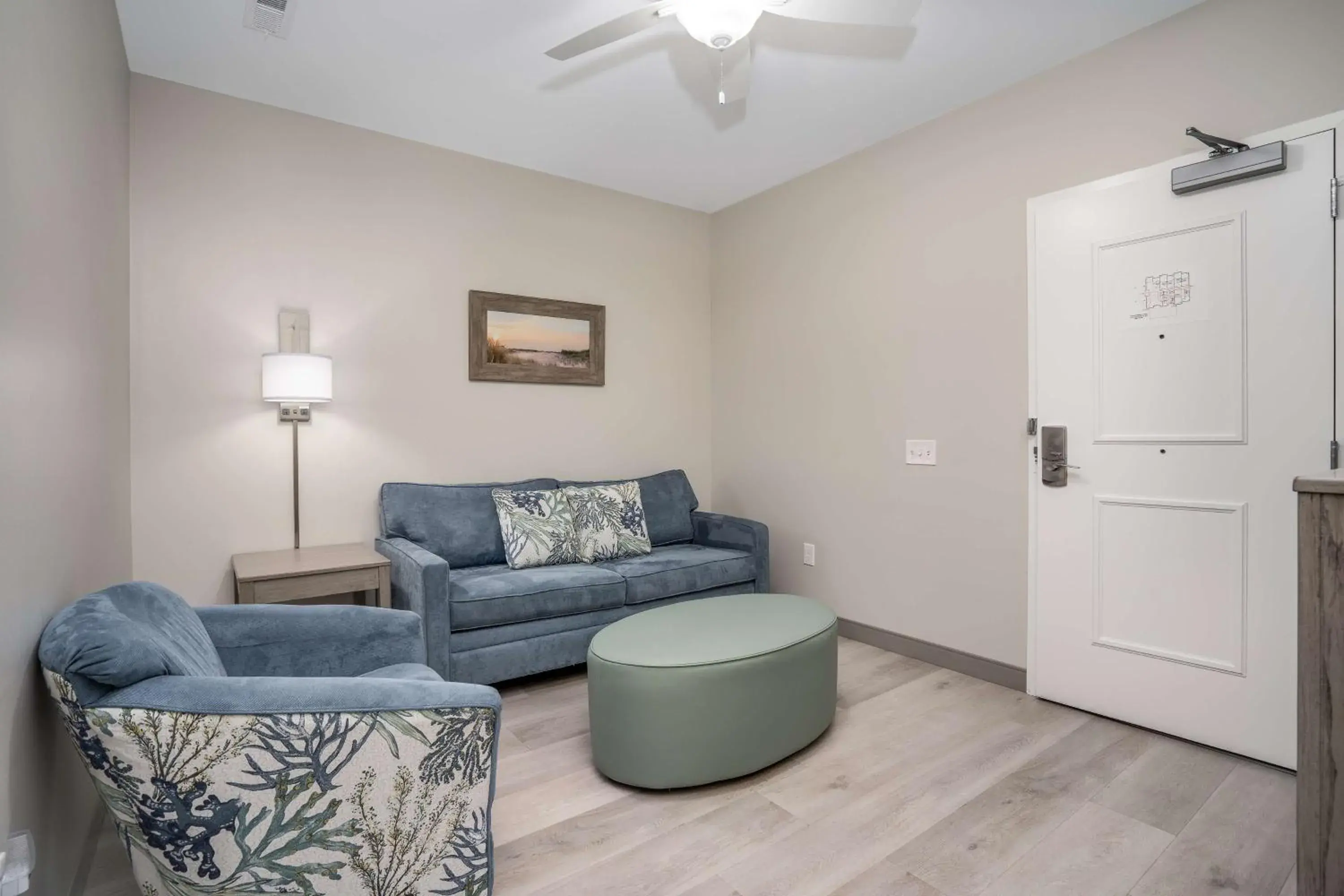 King Suite with Bath Tub - Disability Access in Lighthouse Suites - Best Western Signature Collection King Suite with Bath Tub - Disability Access in Lighthouse Suites - Best Western Signature Collection