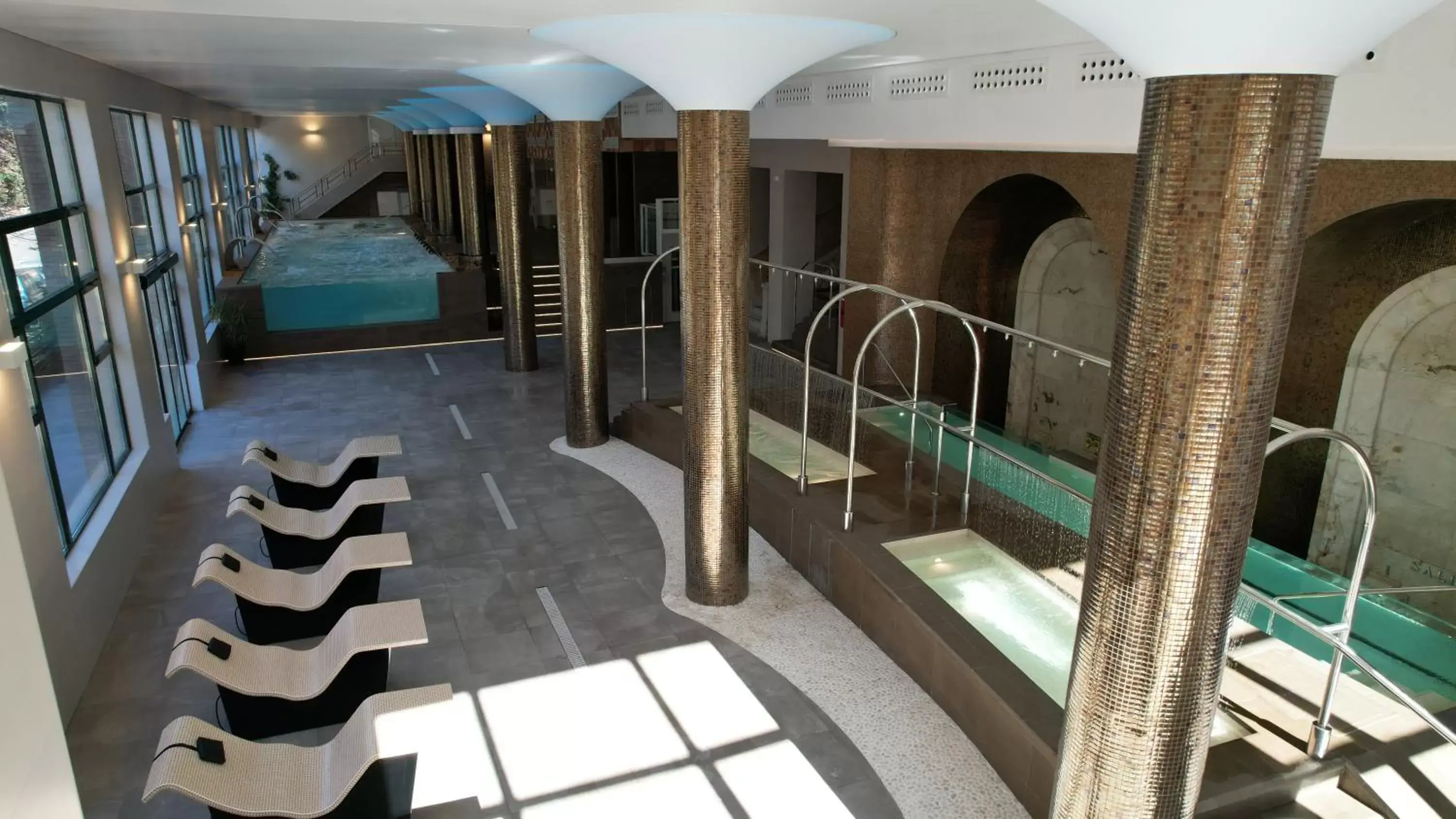 Suite con terraza y acceso al spa in Hotel Balneario de Lanjarón Suite con terraza y acceso al spa in Hotel Balneario de Lanjarón