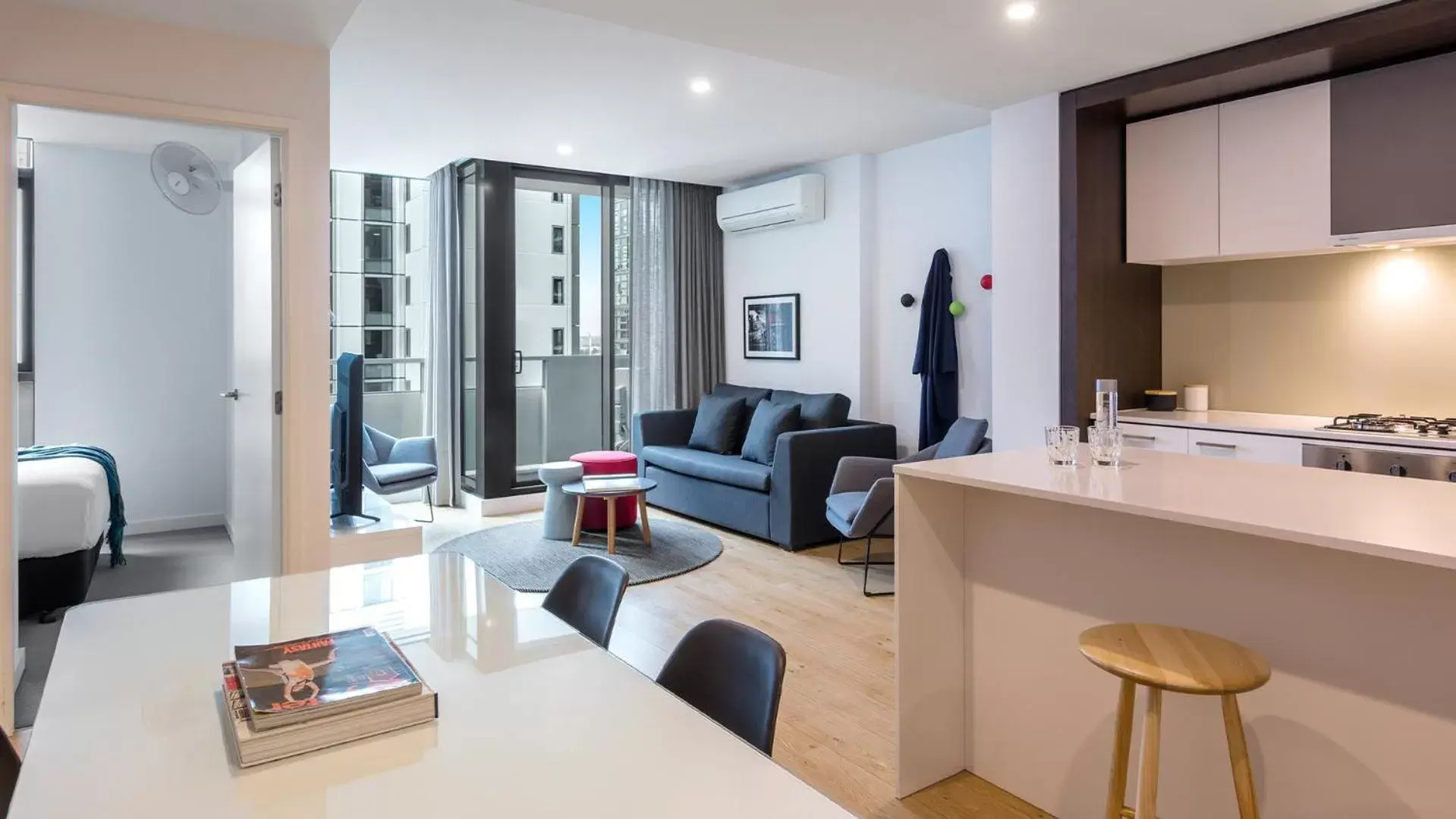 Executive Two-Bedroom Apartment - No Housekeeping in Oaks Melbourne Southbank Suites Executive Two-Bedroom Apartment - No Housekeeping in Oaks Melbourne Southbank Suites