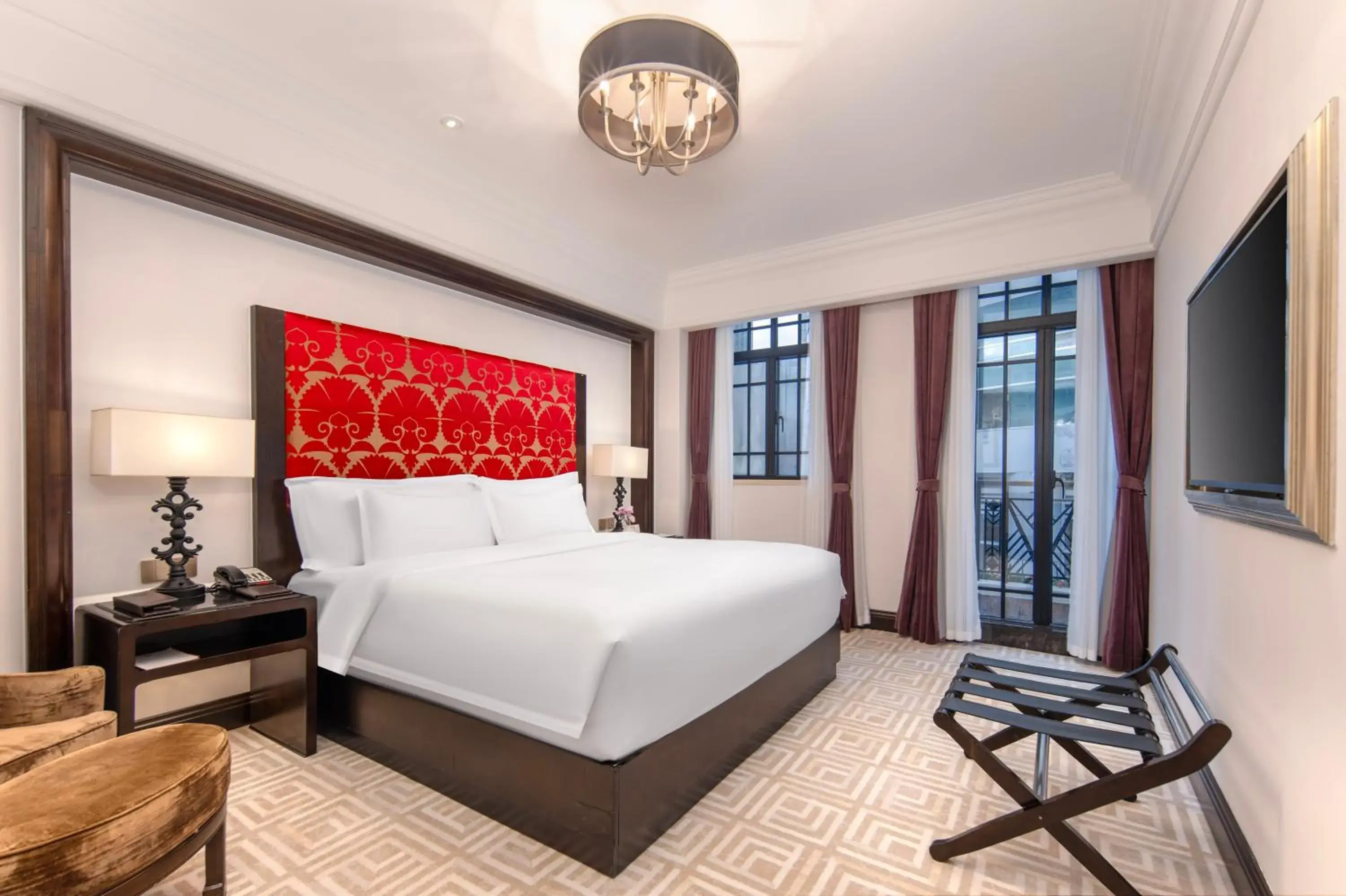 Nihong Balcony King Room - Welcome Benefits & Afternoon Tea *1 upon check in day per stay in The Yangtze Boutique Shanghai Nihong Balcony King Room - Welcome Benefits & Afternoon Tea *1 upon check in day per stay in The Yangtze Boutique Shanghai