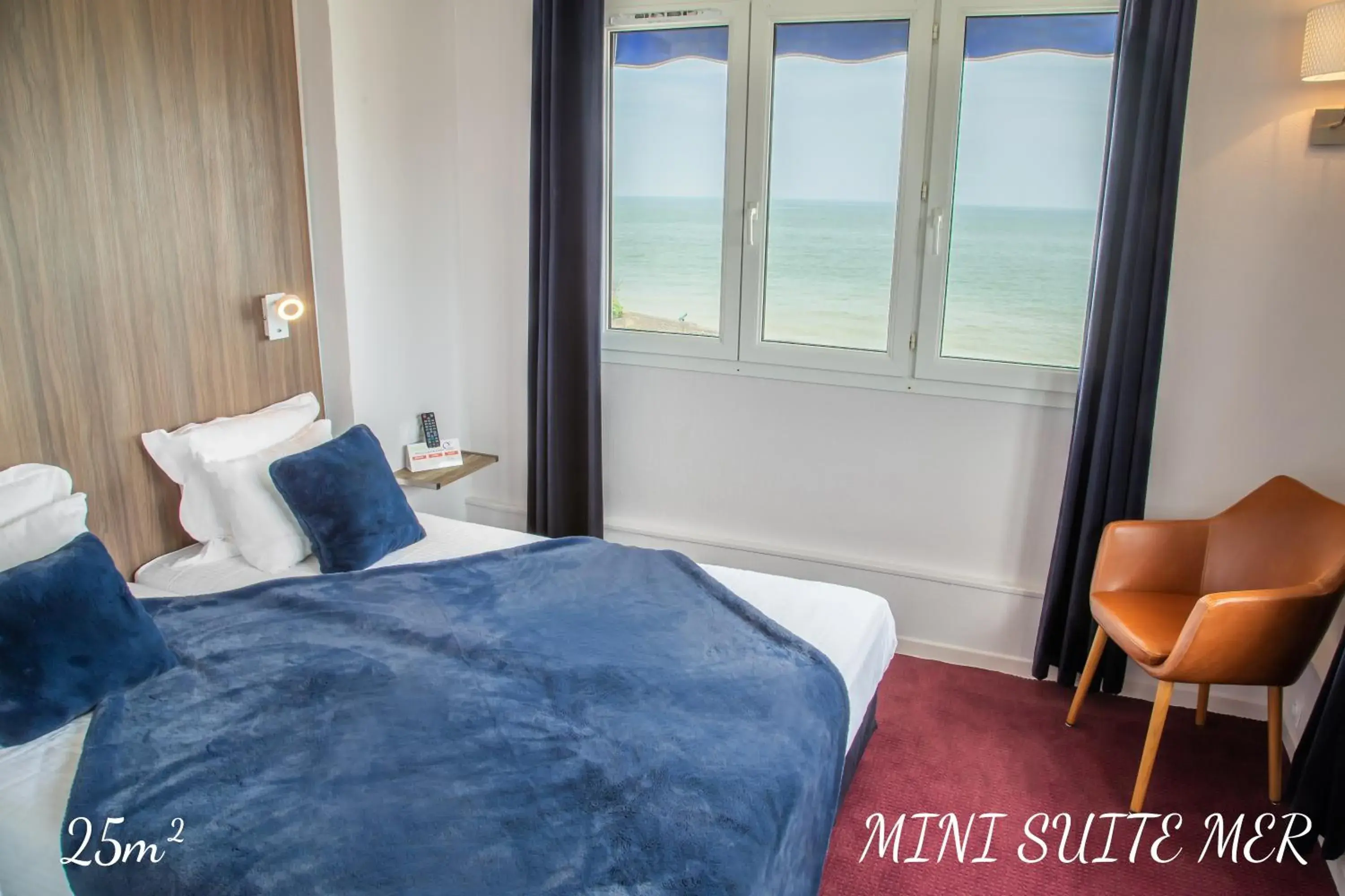 Double or Twin Mini Suite with Sea View in Le Saint-Aubin Double or Twin Mini Suite with Sea View in Le Saint-Aubin