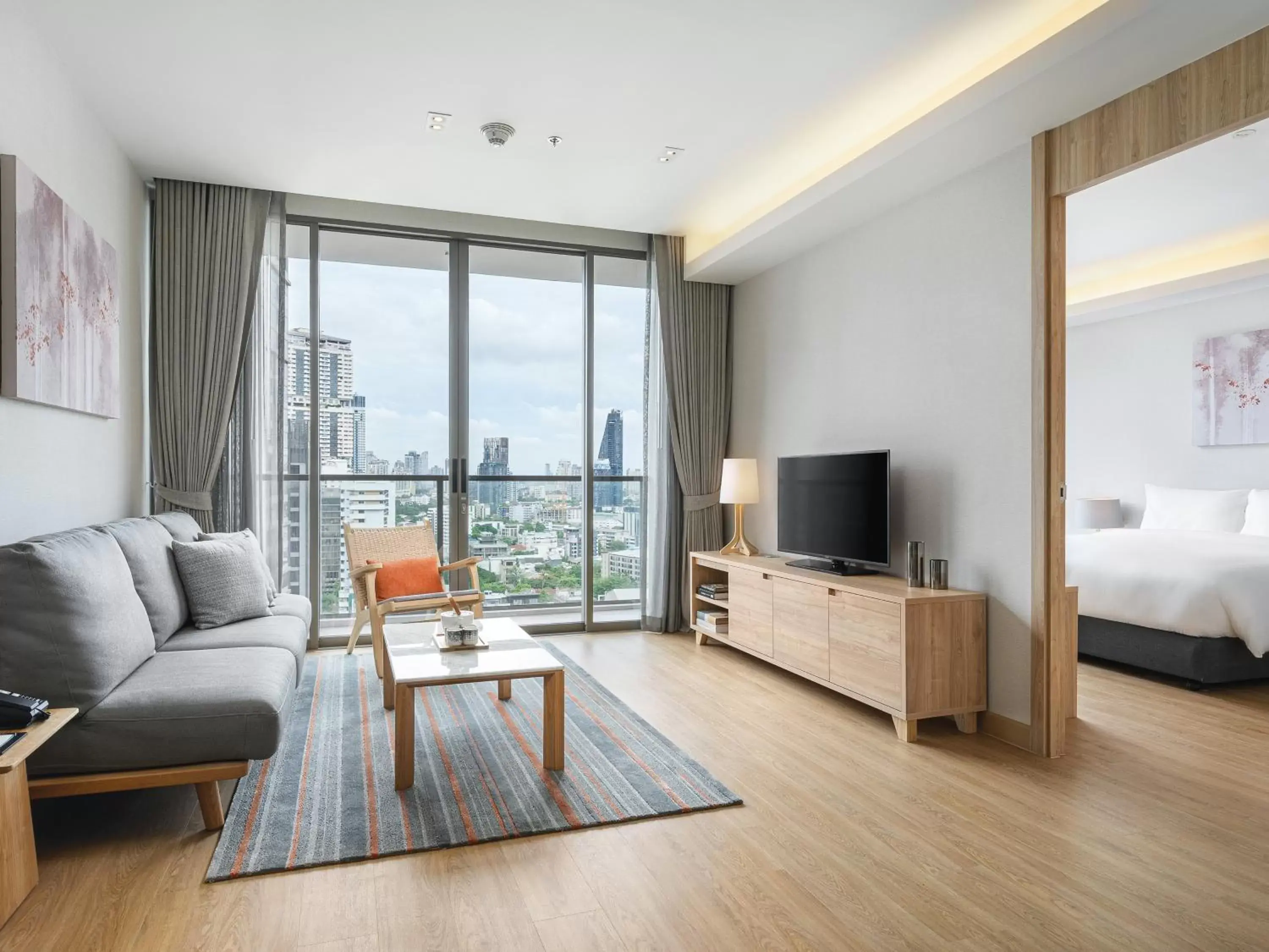 Deluxe One-Bedroom Apartment in Oakwood Suites Bangkok Deluxe One-Bedroom Apartment in Oakwood Suites Bangkok