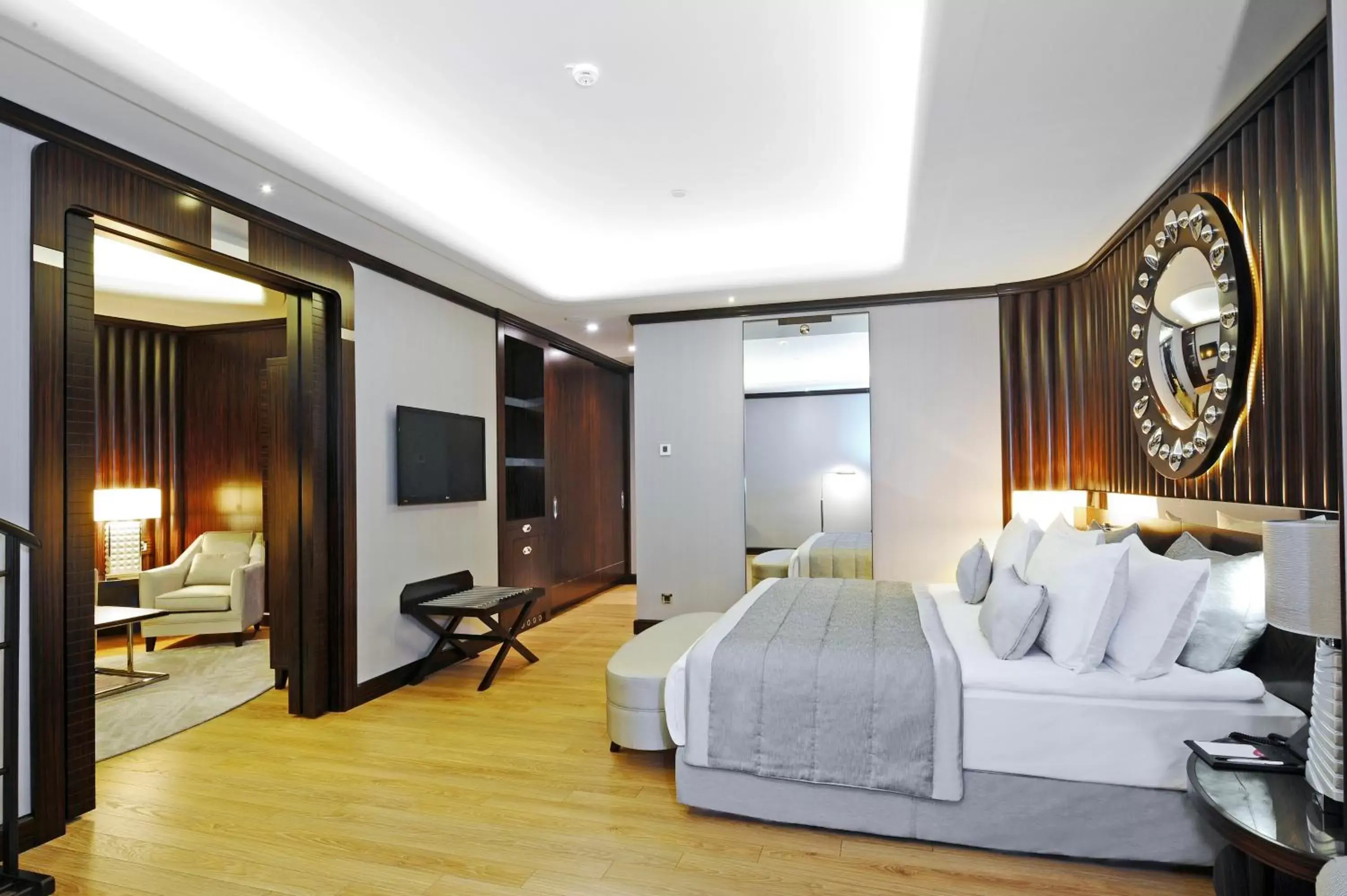 One-Bedroom King Suite with City View - Smoking in Crowne Plaza Bursa Convention Center & Thermal Spa by IHG One-Bedroom King Suite with City View - Smoking in Crowne Plaza Bursa Convention Center & Thermal Spa by IHG