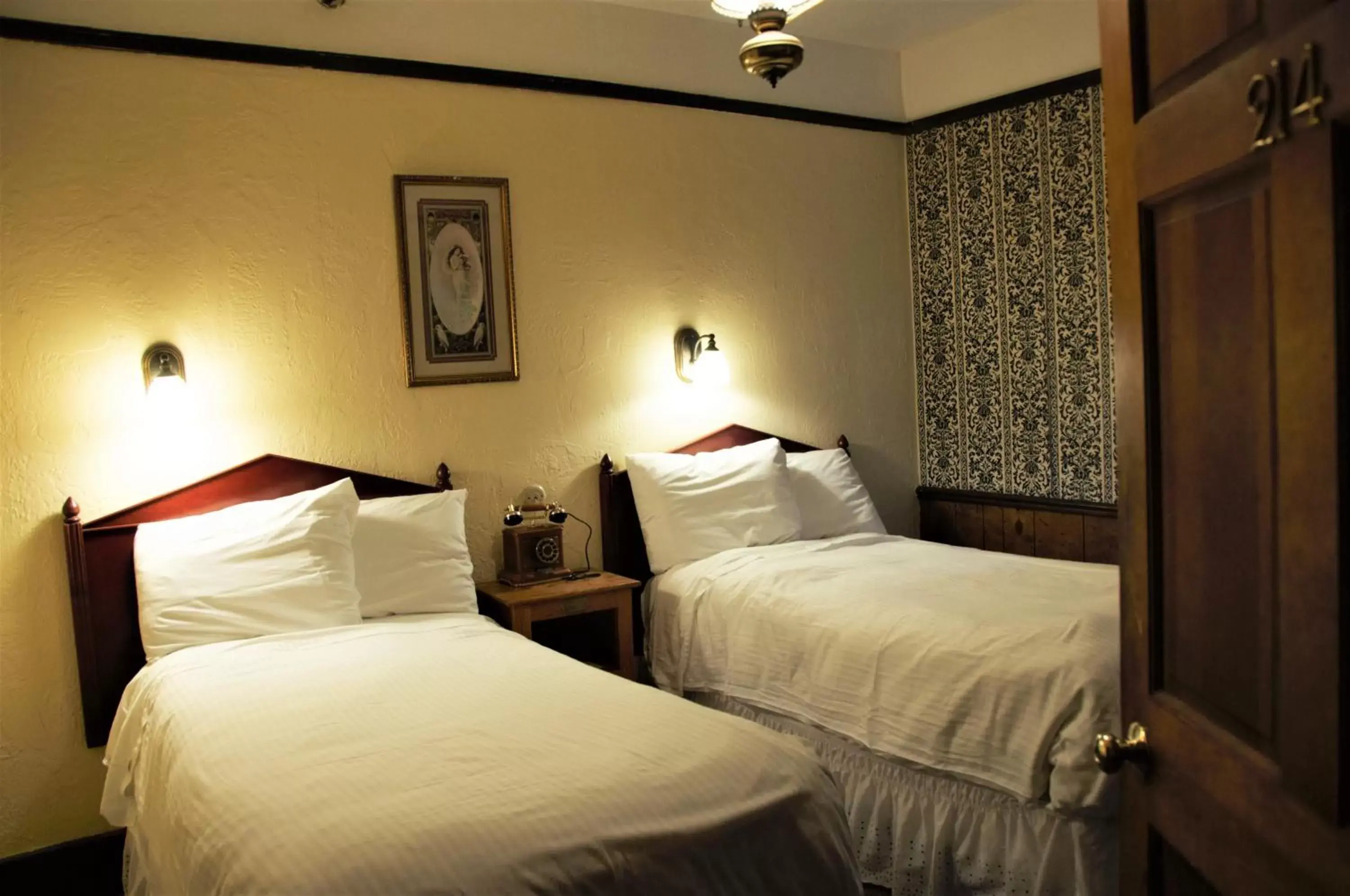 Alaskan Hotel and Bar Alaskan Hotel and Bar