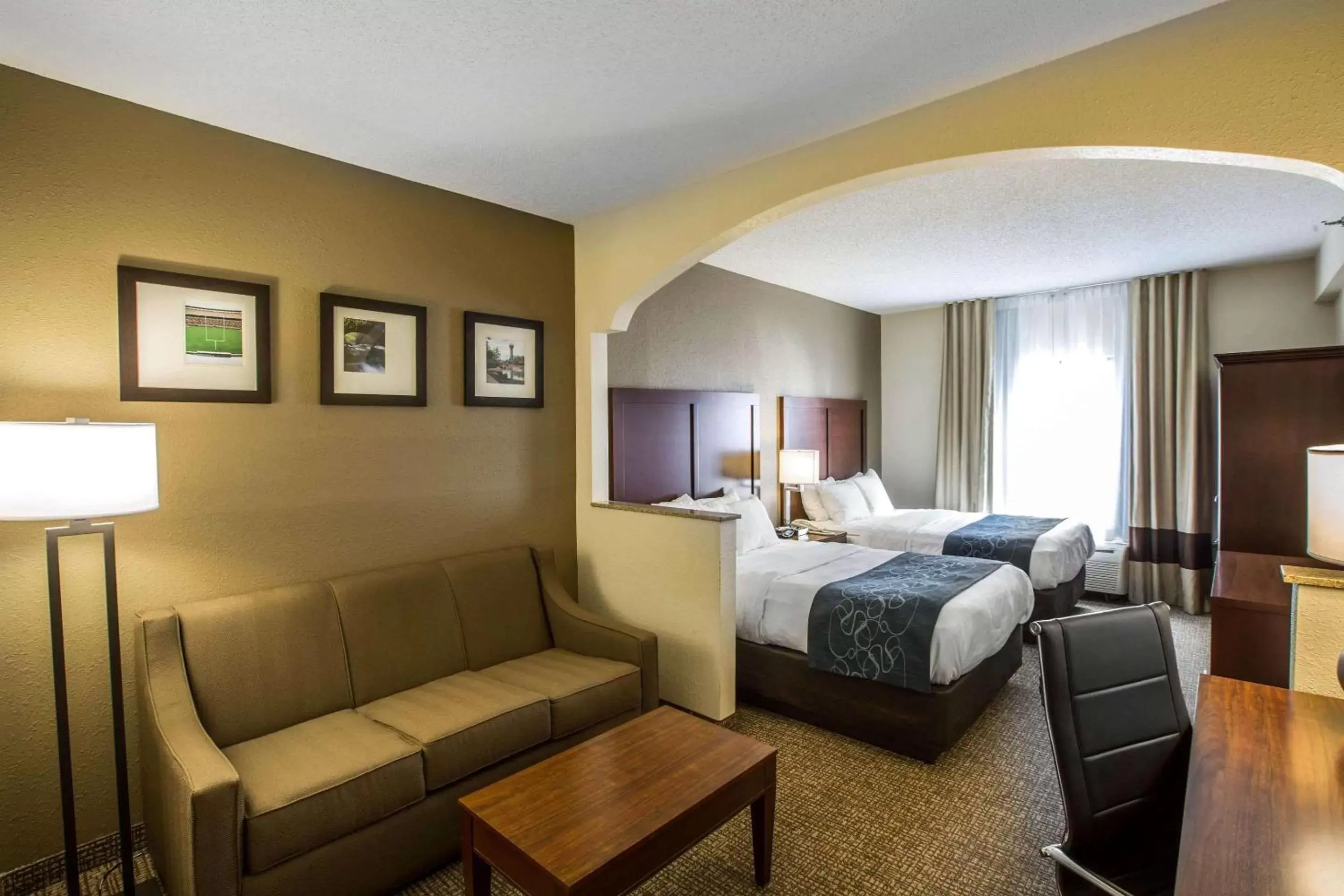 Double Suite with Two Double Beds - Non-Smoking in Quality Suites Morristown West Double Suite with Two Double Beds - Non-Smoking in Quality Suites Morristown West
