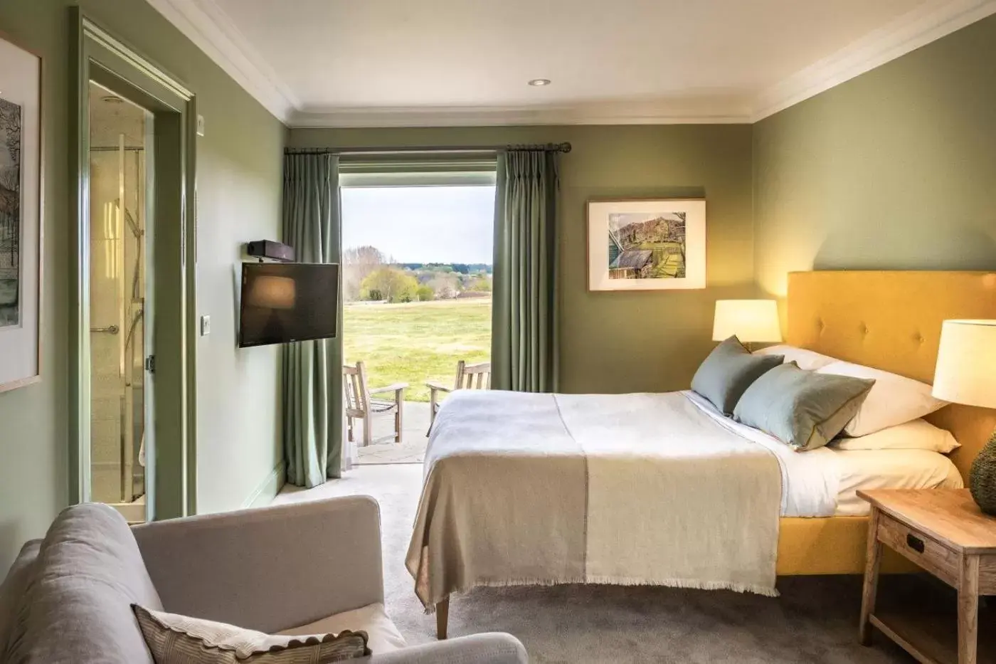 Deluxe Room in The Crown Inn Deluxe Room in The Crown Inn