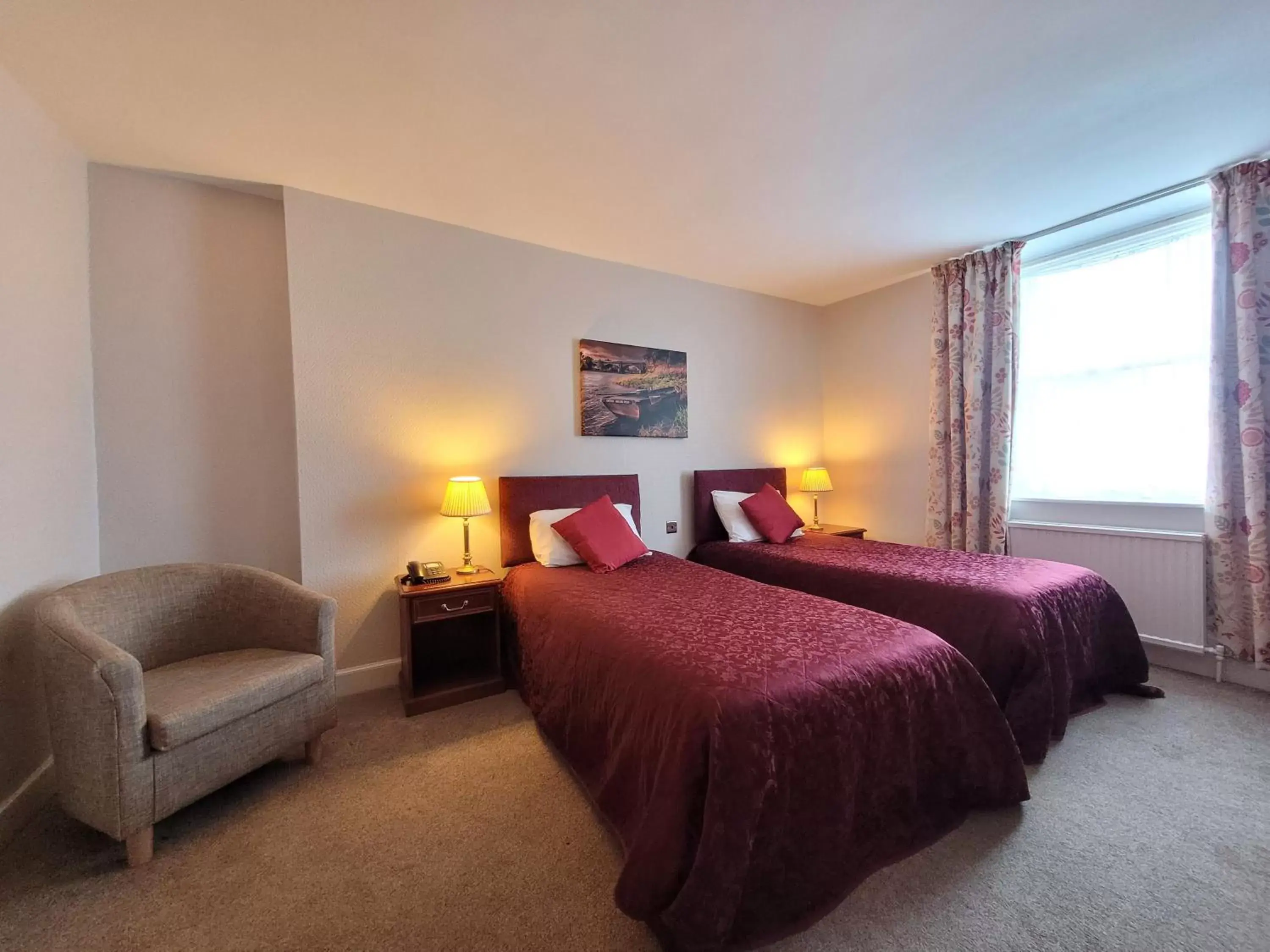 Twin Room in Cross Keys Hotel, Kelso Twin Room in Cross Keys Hotel, Kelso