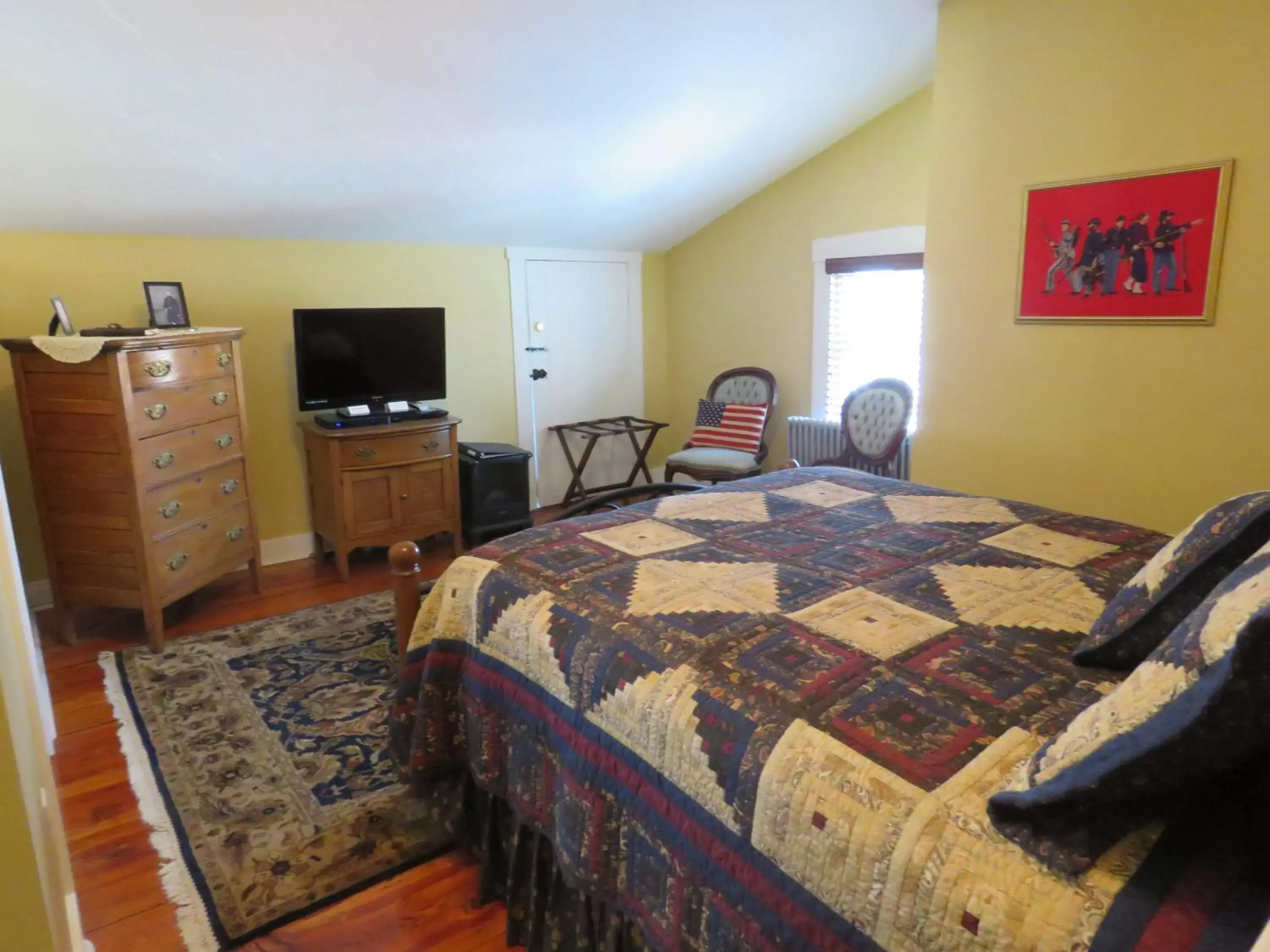 The Lt Pohlman Chamber in The Swope Manor Bed & Breakfast The Lt Pohlman Chamber in The Swope Manor Bed & Breakfast