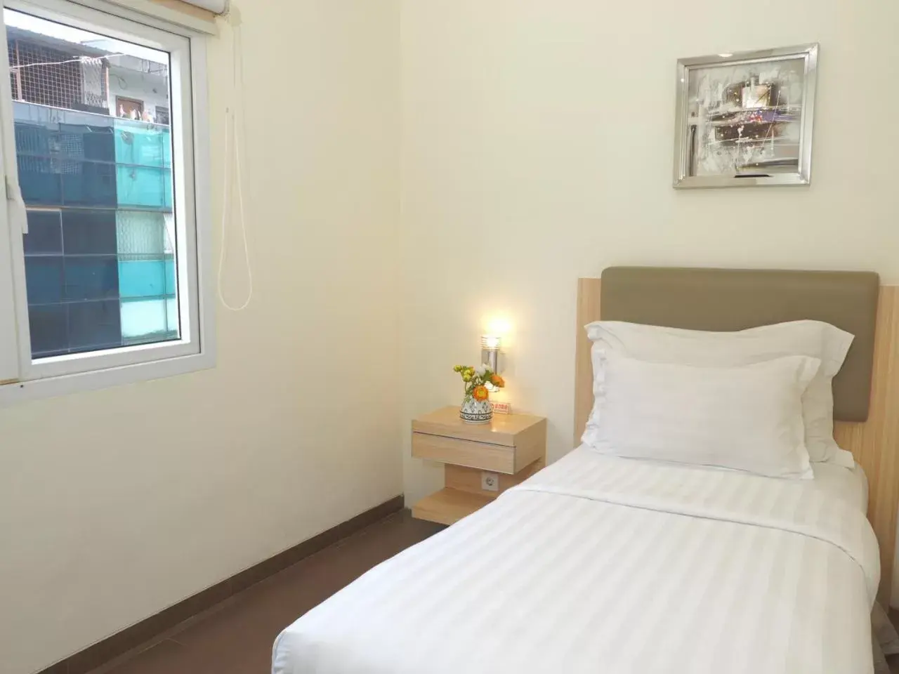 Standard Single Room in d'primahotel WTC Mangga Dua Standard Single Room in d'primahotel WTC Mangga Dua