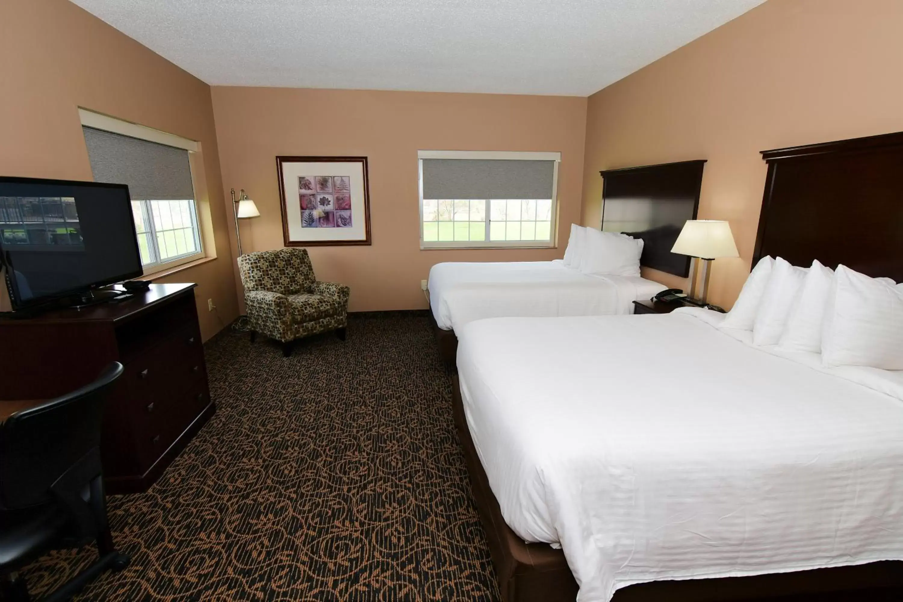Two Queen Standard Suite in Cobblestone Inn & Suites - Denison | Majestic Hills Two Queen Standard Suite in Cobblestone Inn & Suites - Denison | Majestic Hills