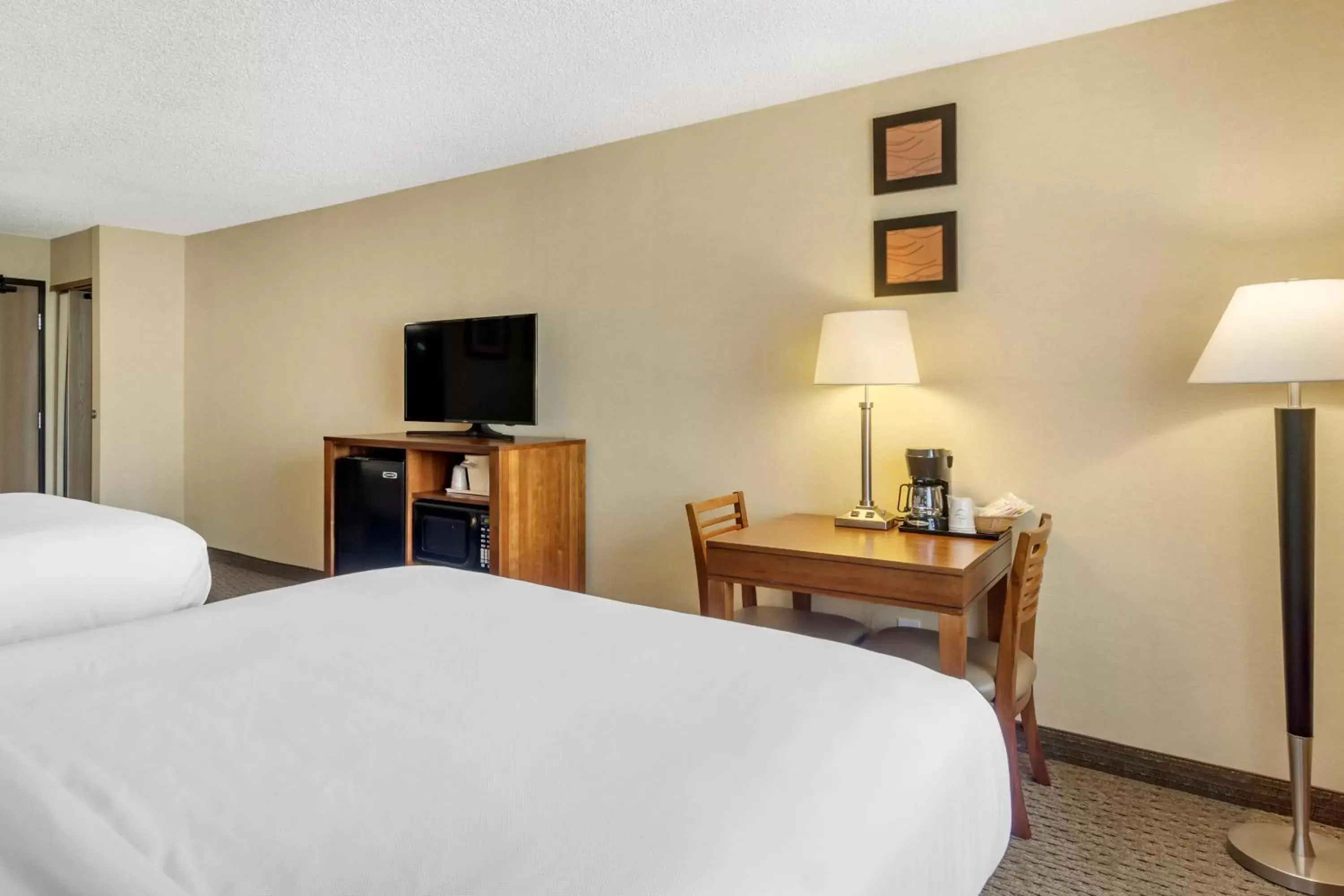 Queen Room with Two Queen Beds - Accessible/Non-Smoking in Comfort Inn & Suites Bothell - Seattle North Queen Room with Two Queen Beds - Accessible/Non-Smoking in Comfort Inn & Suites Bothell - Seattle North