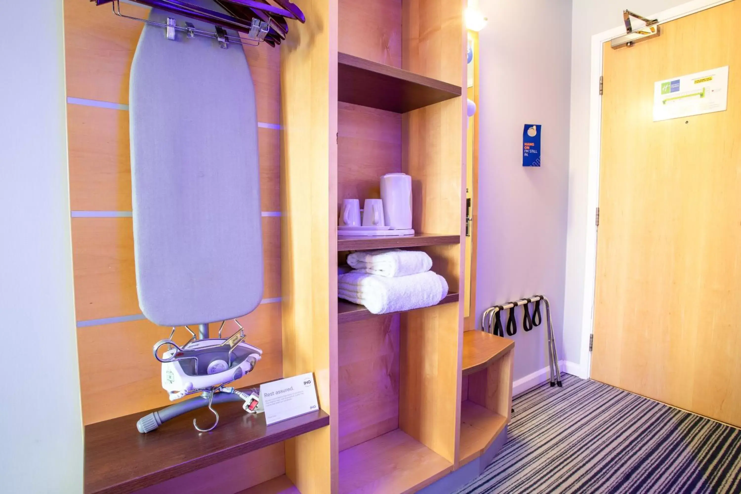 Standard Twin Room with Free Hot Breakfast in Holiday Inn Express Dunfermline by IHG Standard Twin Room with Free Hot Breakfast in Holiday Inn Express Dunfermline by IHG