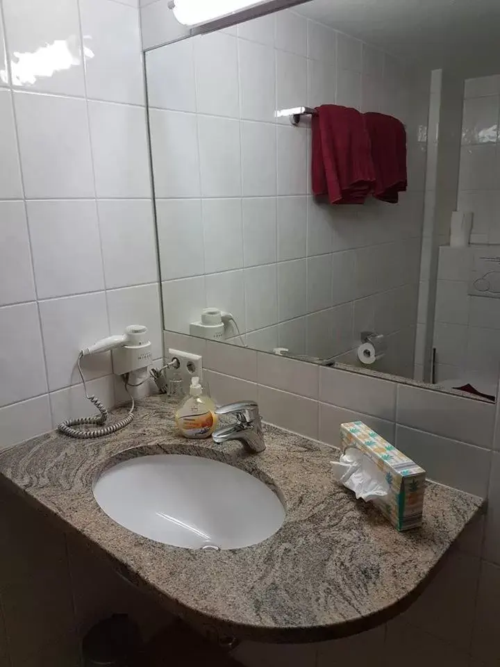 Small Single Room - single occupancy in Hotel Traube Small Single Room - single occupancy in Hotel Traube