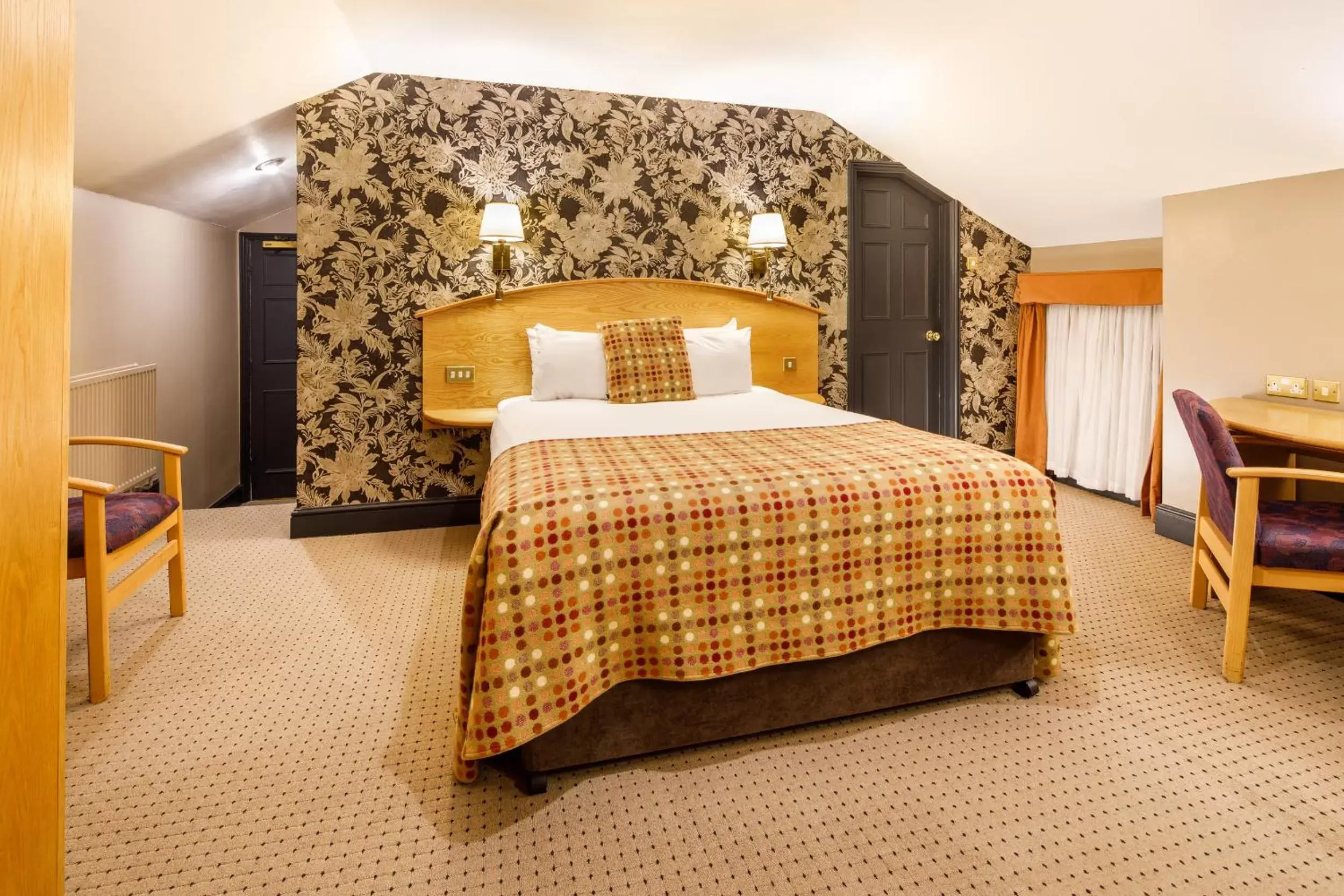 Classic Double Room in Mercure Bristol North The Grange Hotel Classic Double Room in Mercure Bristol North The Grange Hotel