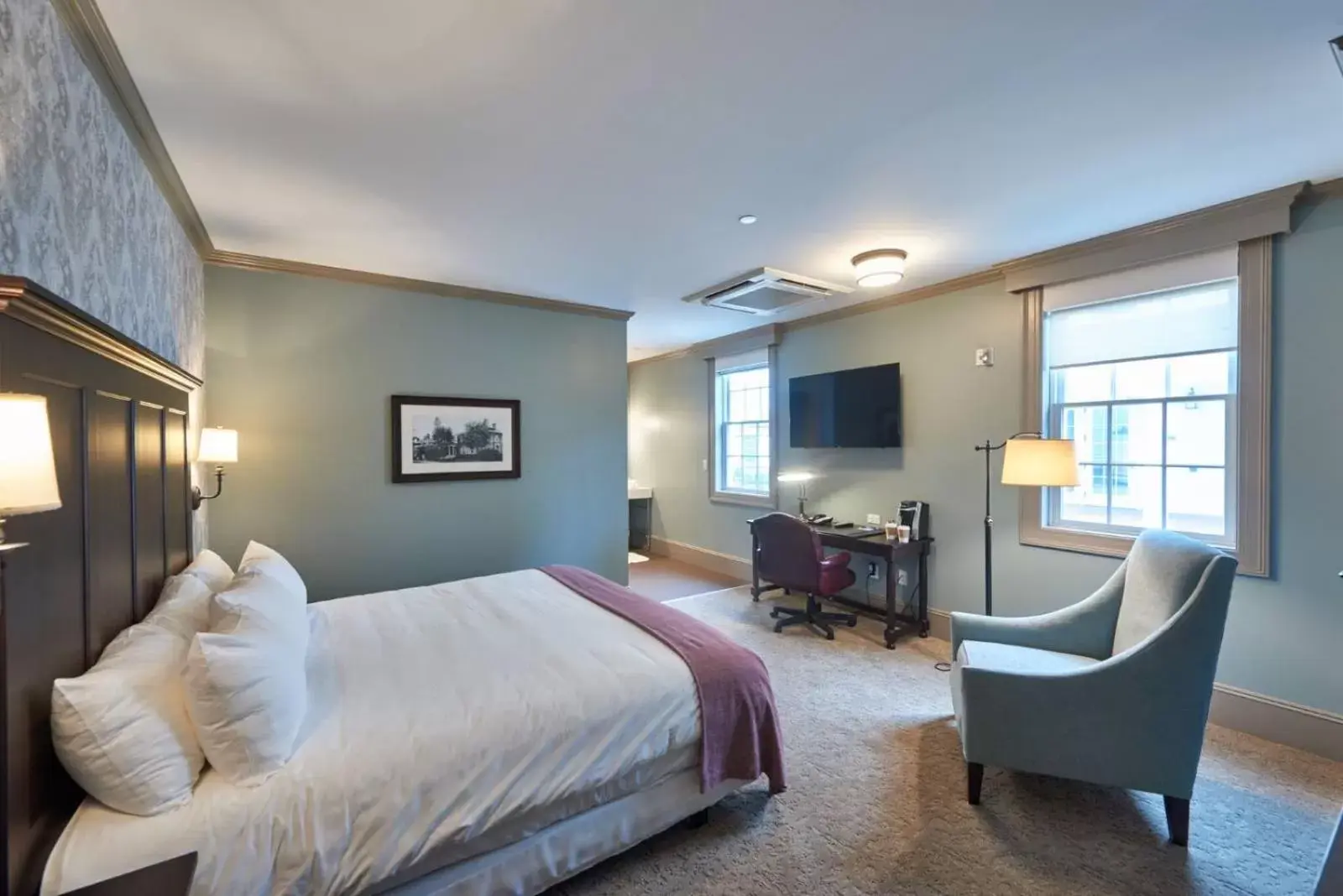 King Room - Disability Access in The Groton Inn King Room - Disability Access in The Groton Inn