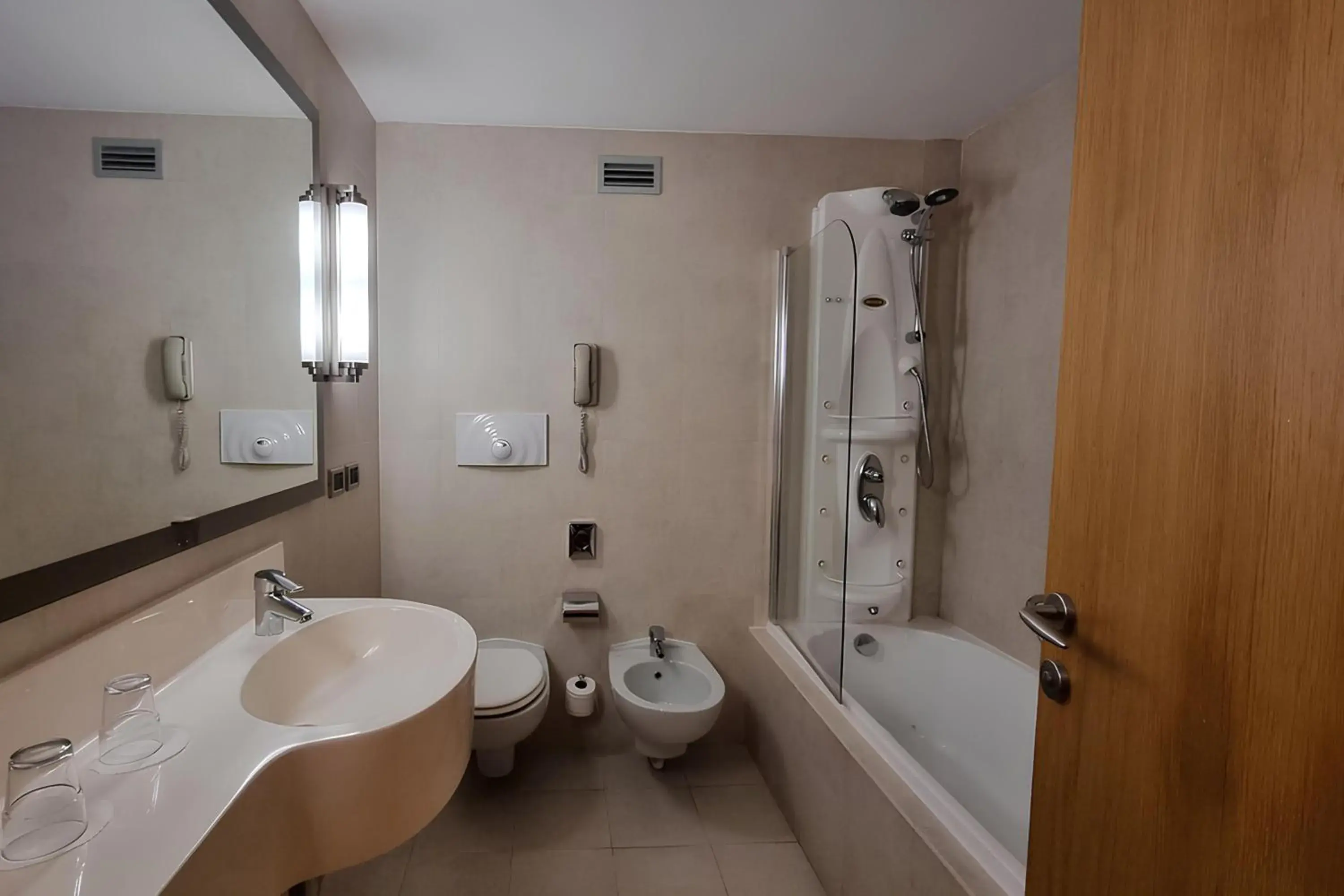 Superior King Room with Balcony in Plaza Caserta Superior King Room with Balcony in Plaza Caserta