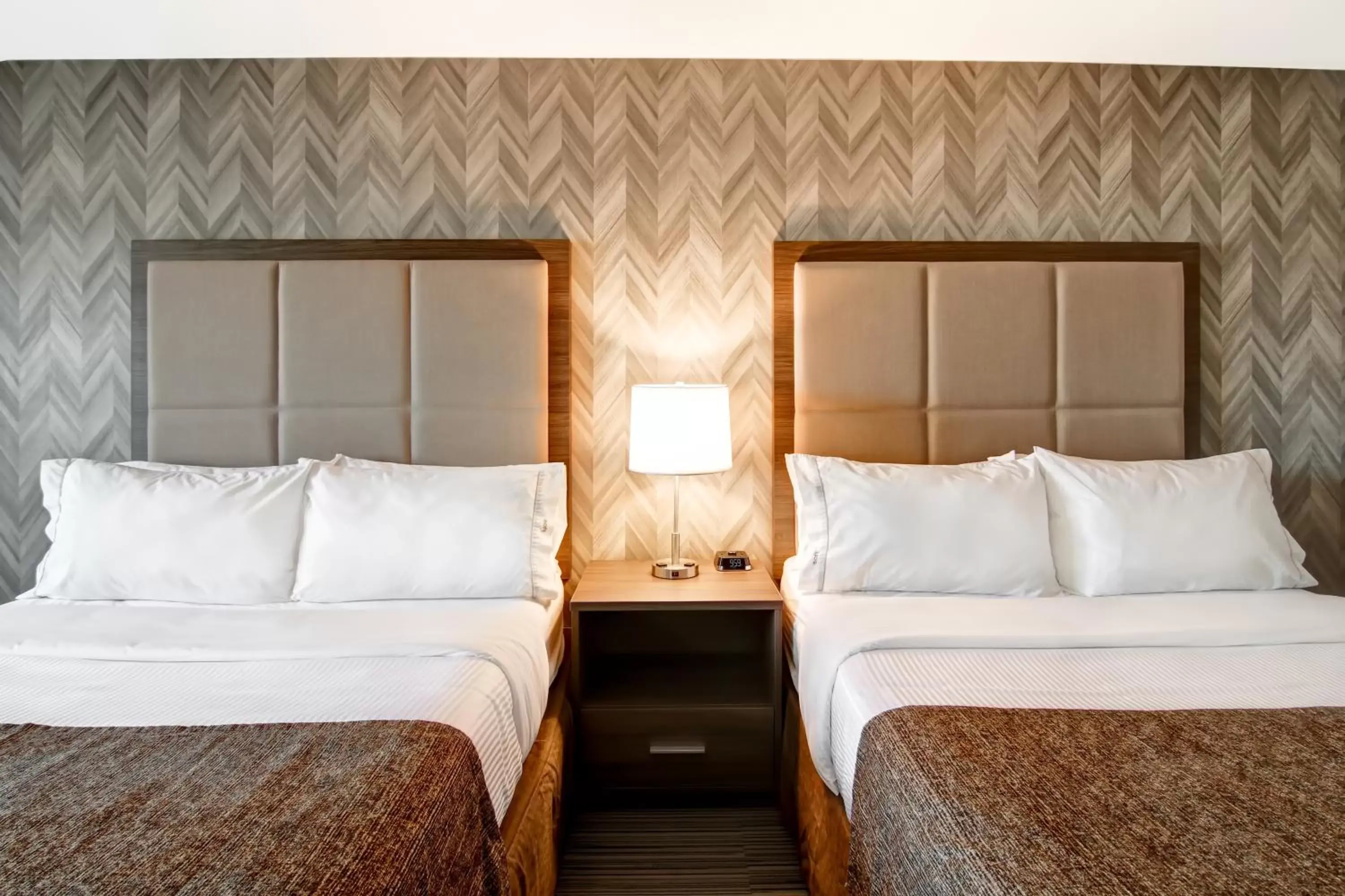 Queen Room with Two Queen Beds - Non-Smoking in Canalta Brooks Queen Room with Two Queen Beds - Non-Smoking in Canalta Brooks