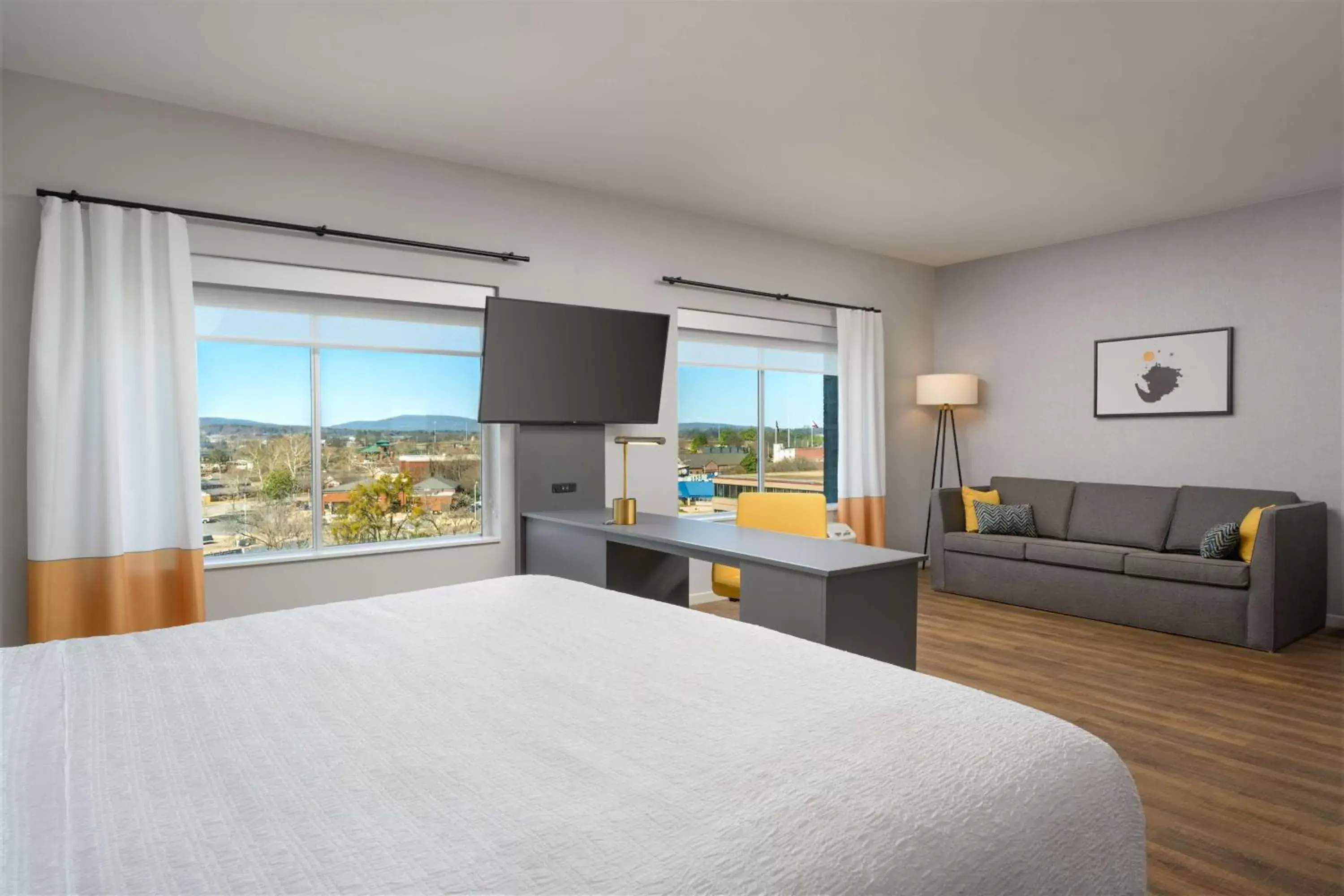 Deluxe King Suite in Hampton Inn & Suites Huntsville Downtown, Al Deluxe King Suite in Hampton Inn & Suites Huntsville Downtown, Al