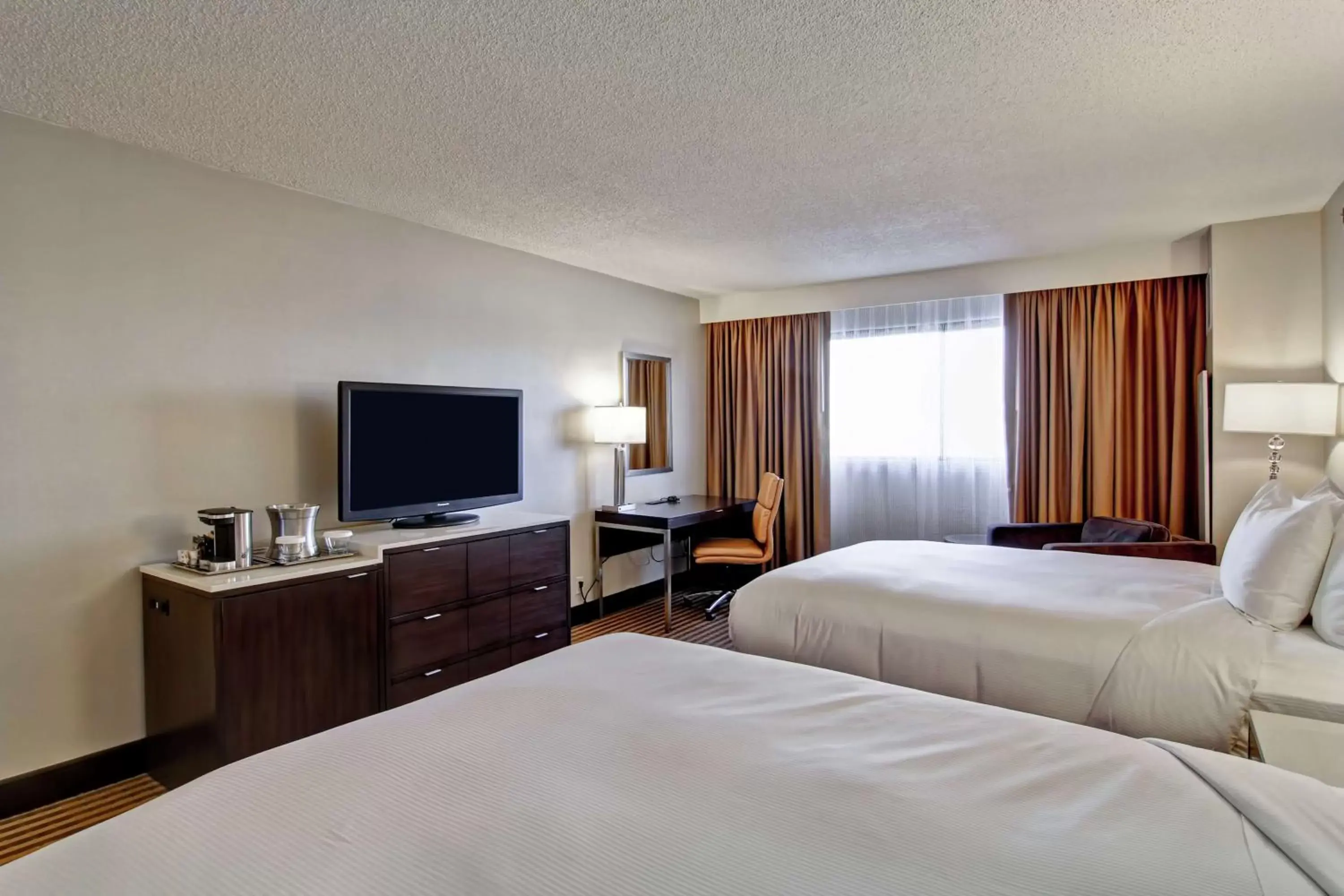 Double Room with Two Double Beds in DoubleTree by Hilton Pleasanton at The Club Double Room with Two Double Beds in DoubleTree by Hilton Pleasanton at The Club