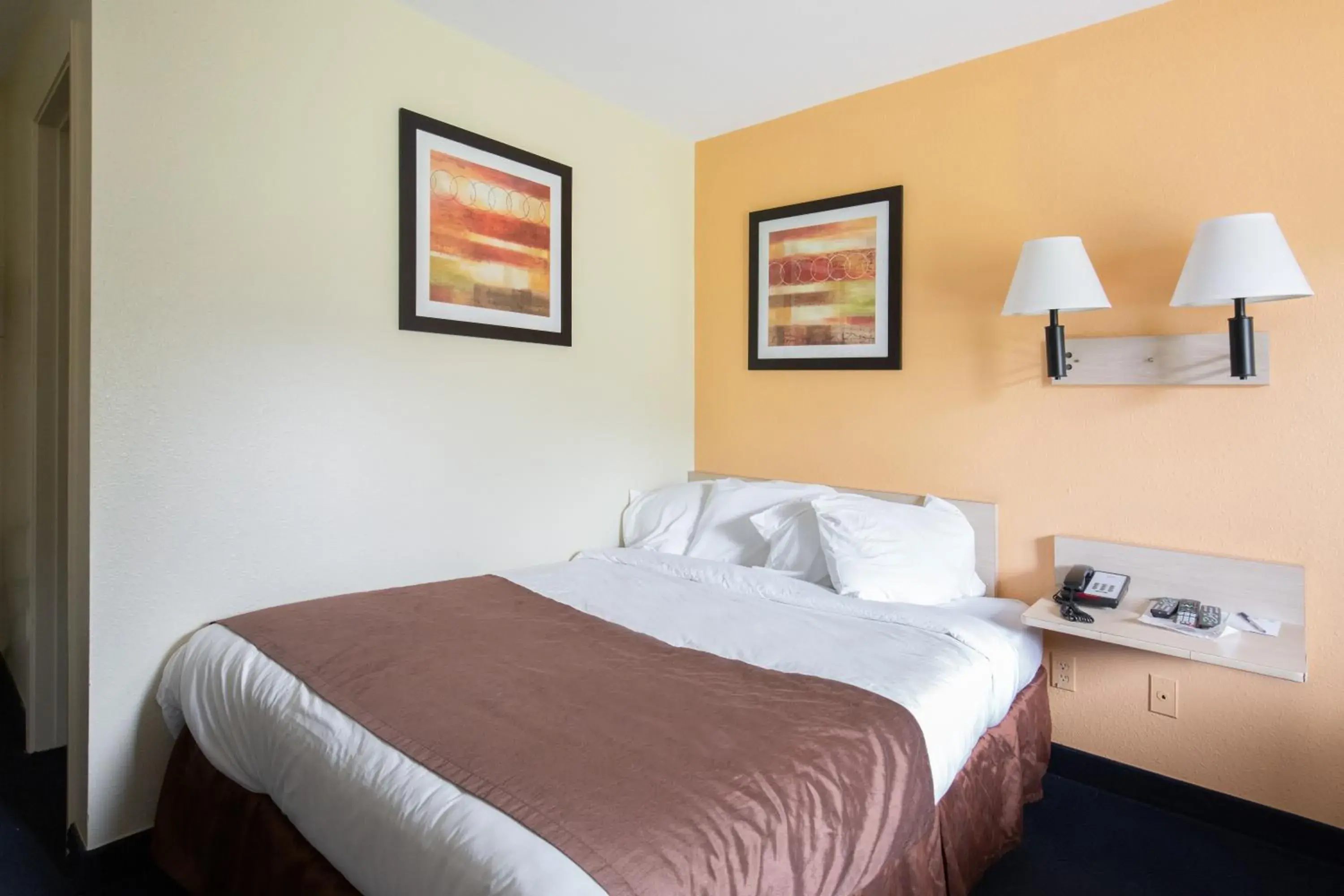 Days Inn by Wyndham New Philadelphia Days Inn by Wyndham New Philadelphia