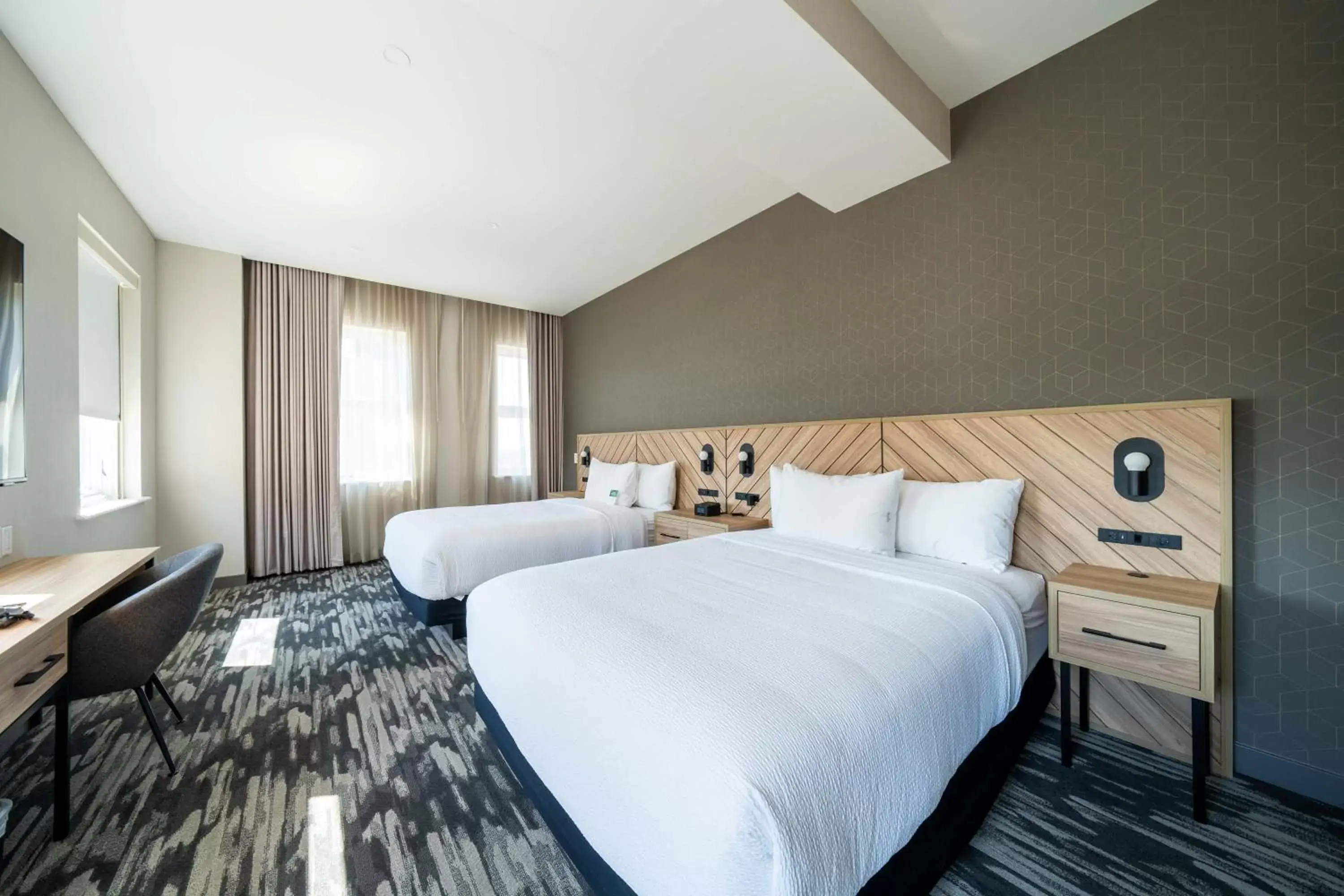 Queen Room with Two Queen Beds - Disability Access in Sandman Signature Fort Worth Downtown Hotel Queen Room with Two Queen Beds - Disability Access in Sandman Signature Fort Worth Downtown Hotel