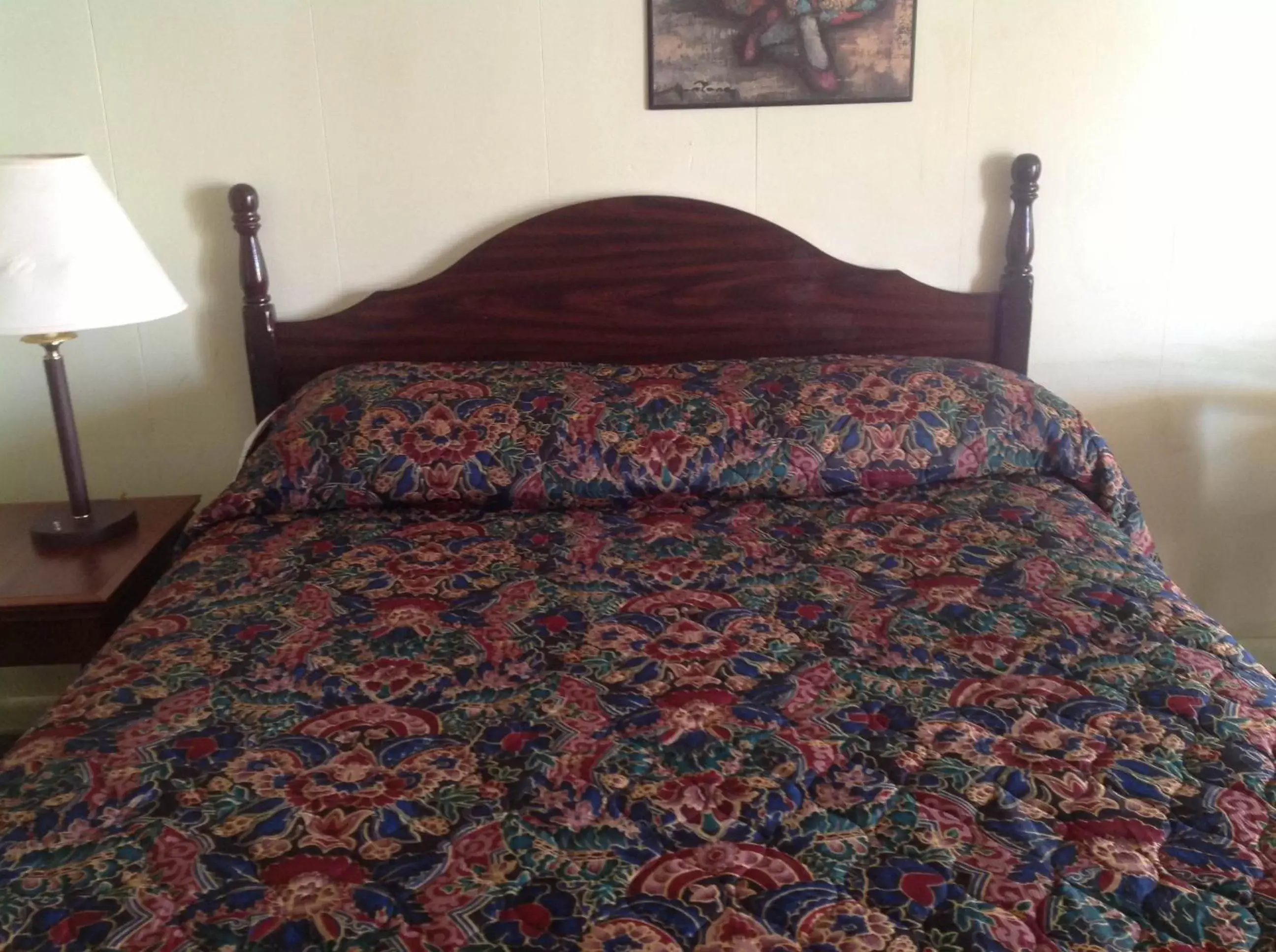 Queen Room in Budget Inn Motel Chemult Queen Room in Budget Inn Motel Chemult