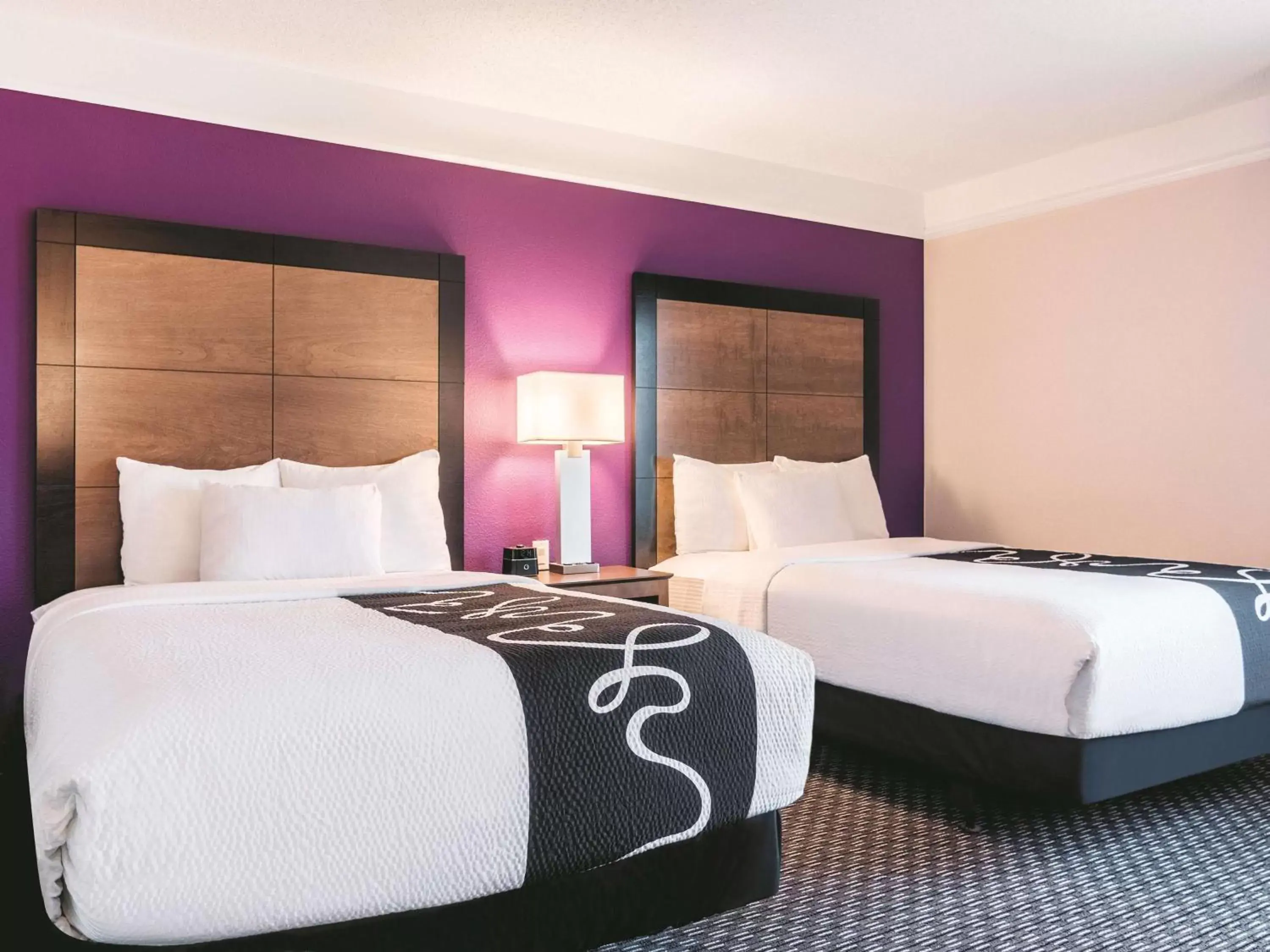 Deluxe Room with Two Double Beds in La Quinta by Wyndham Shreveport Airport Deluxe Room with Two Double Beds in La Quinta by Wyndham Shreveport Airport