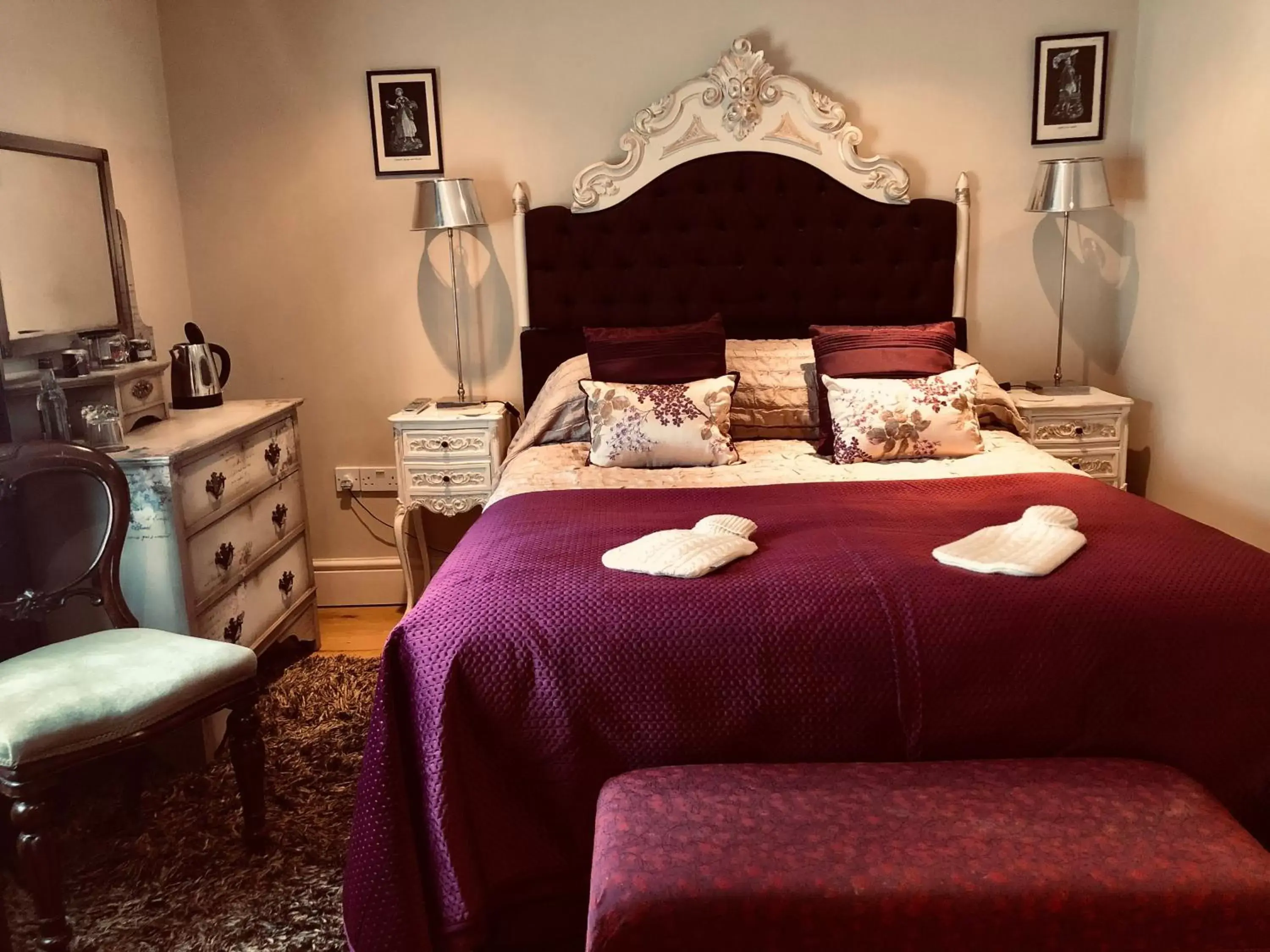 Deluxe Double Room with Shower in The New White Lion Deluxe Double Room with Shower in The New White Lion