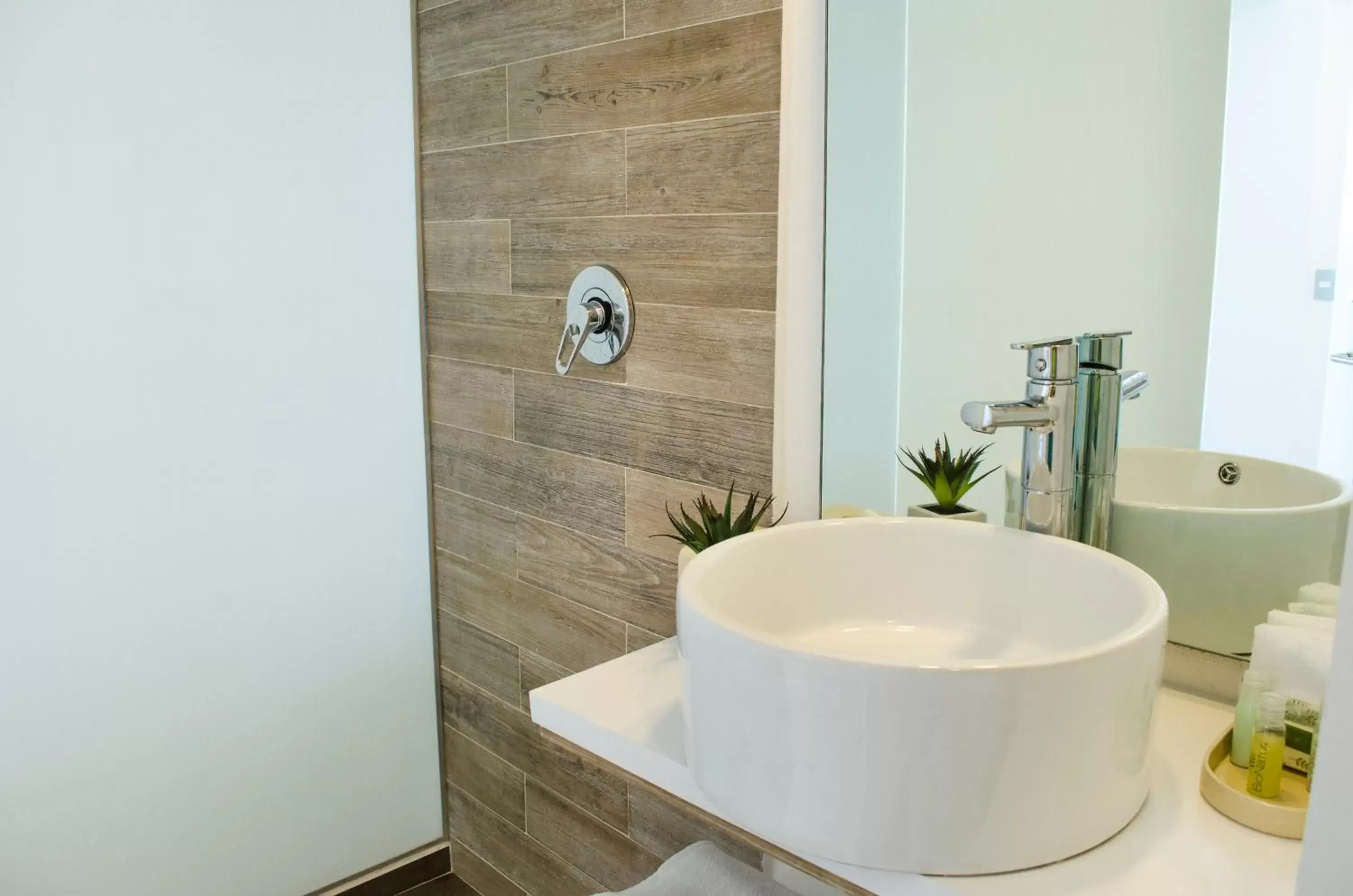 Deluxe Ocean View Up to 2 Kids in Mia Reef Isla Mujeres - All Inclusive Resort Deluxe Ocean View Up to 2 Kids in Mia Reef Isla Mujeres - All Inclusive Resort