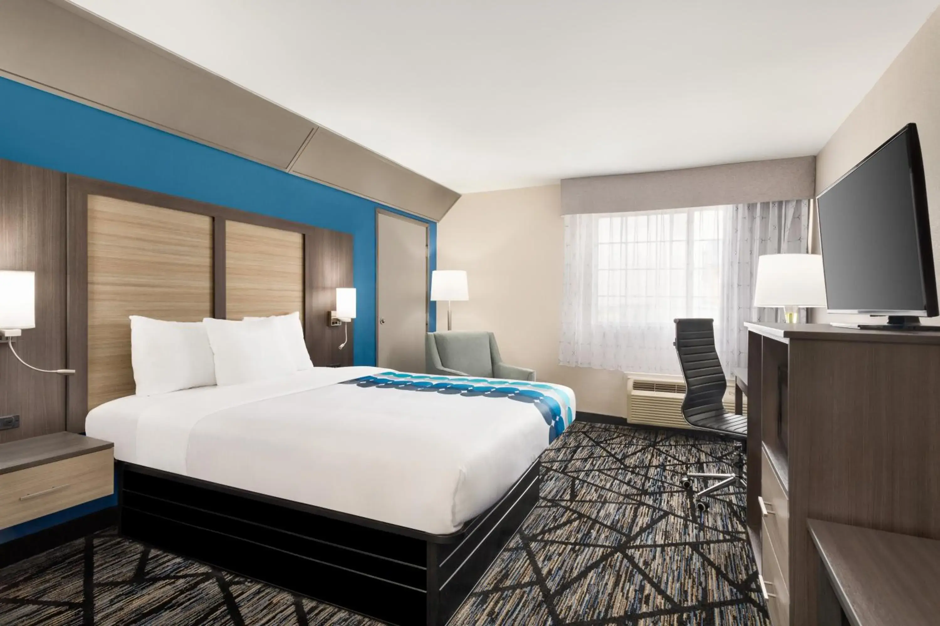 King Suite - Non-Smoking in Baymont by Wyndham Blackwell I-35 King Suite - Non-Smoking in Baymont by Wyndham Blackwell I-35