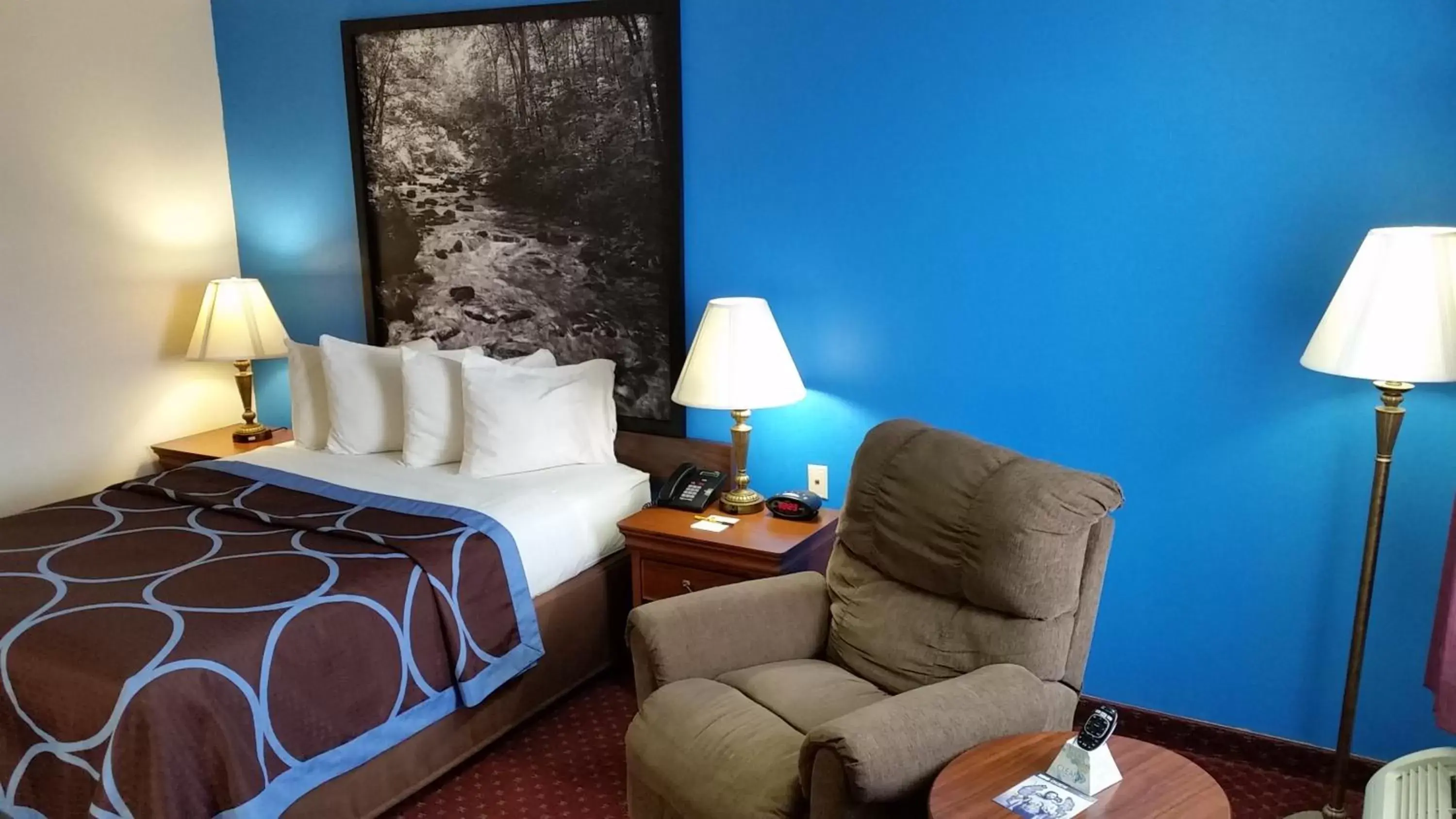 Queen Room - Non-Smoking in Super 8 by Wyndham McGehee Queen Room - Non-Smoking in Super 8 by Wyndham McGehee