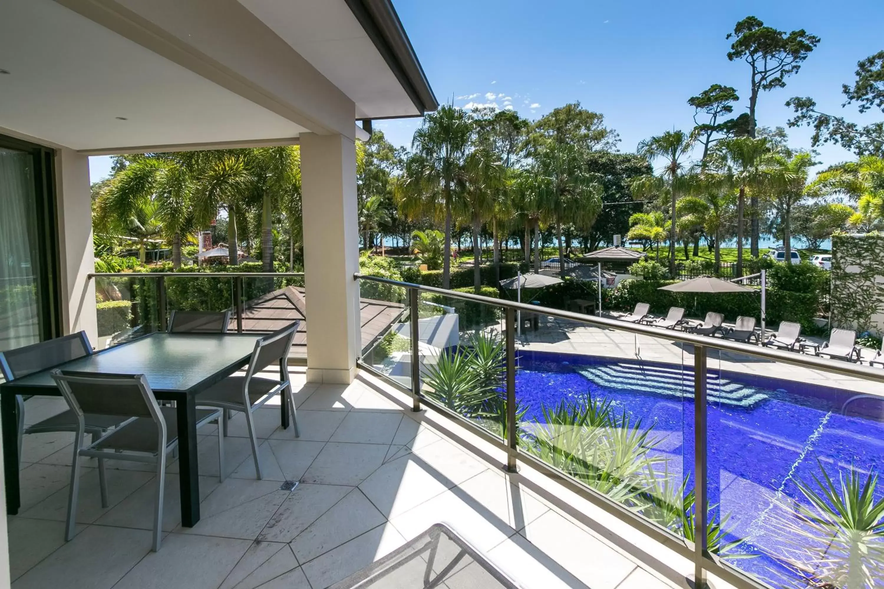 Two-Bedroom Apartment with Pool View in Grand Mercure Allegra Hervey Bay Two-Bedroom Apartment with Pool View in Grand Mercure Allegra Hervey Bay