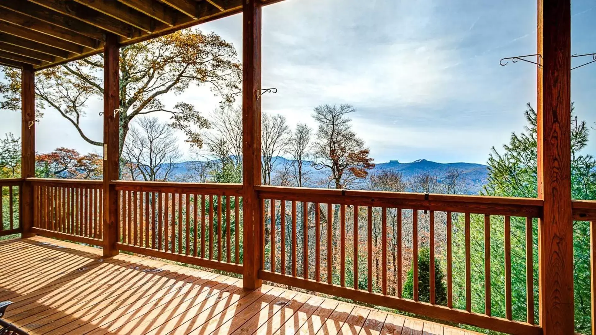 Apartment with Mountain View in Klonteska Condominiums By VCI Real Estate Services Apartment with Mountain View in Klonteska Condominiums By VCI Real Estate Services