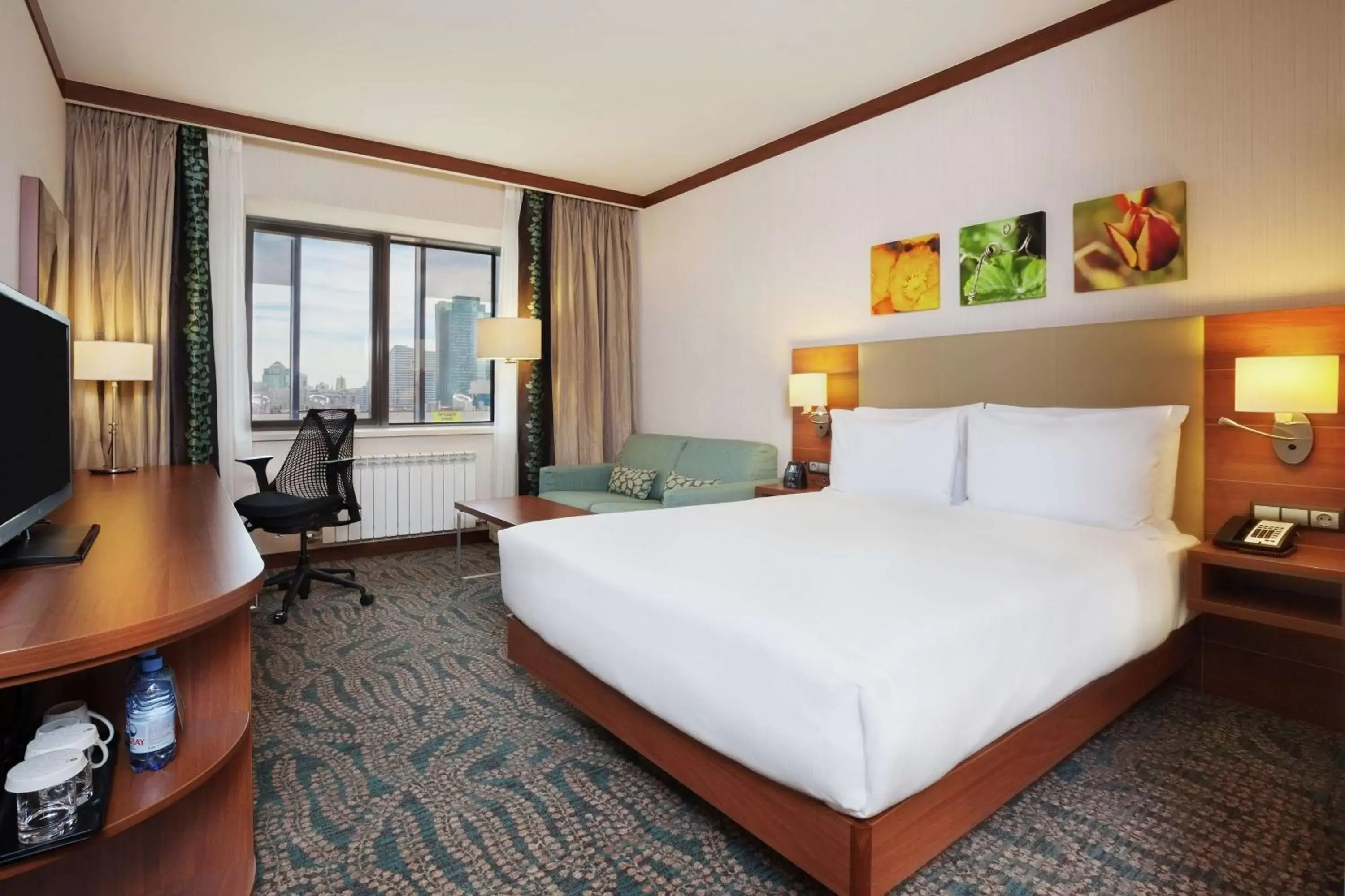 Queen Room in Hilton Garden Inn Astana Queen Room in Hilton Garden Inn Astana