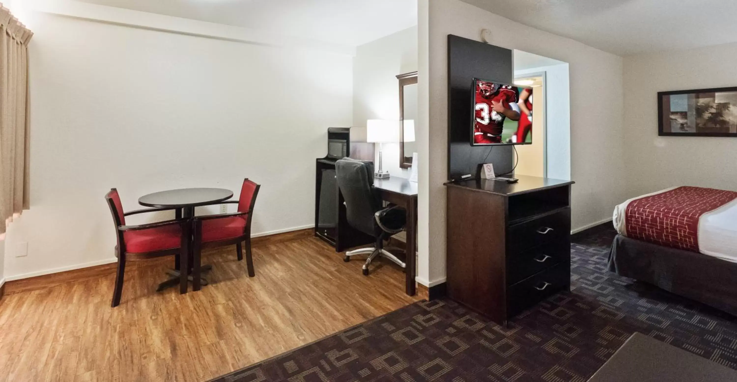 Suite with Two King Beds Smoking in Red Roof Inn Oklahoma Airport I 40 W Fairgrounds Suite with Two King Beds Smoking in Red Roof Inn Oklahoma Airport I 40 W Fairgrounds