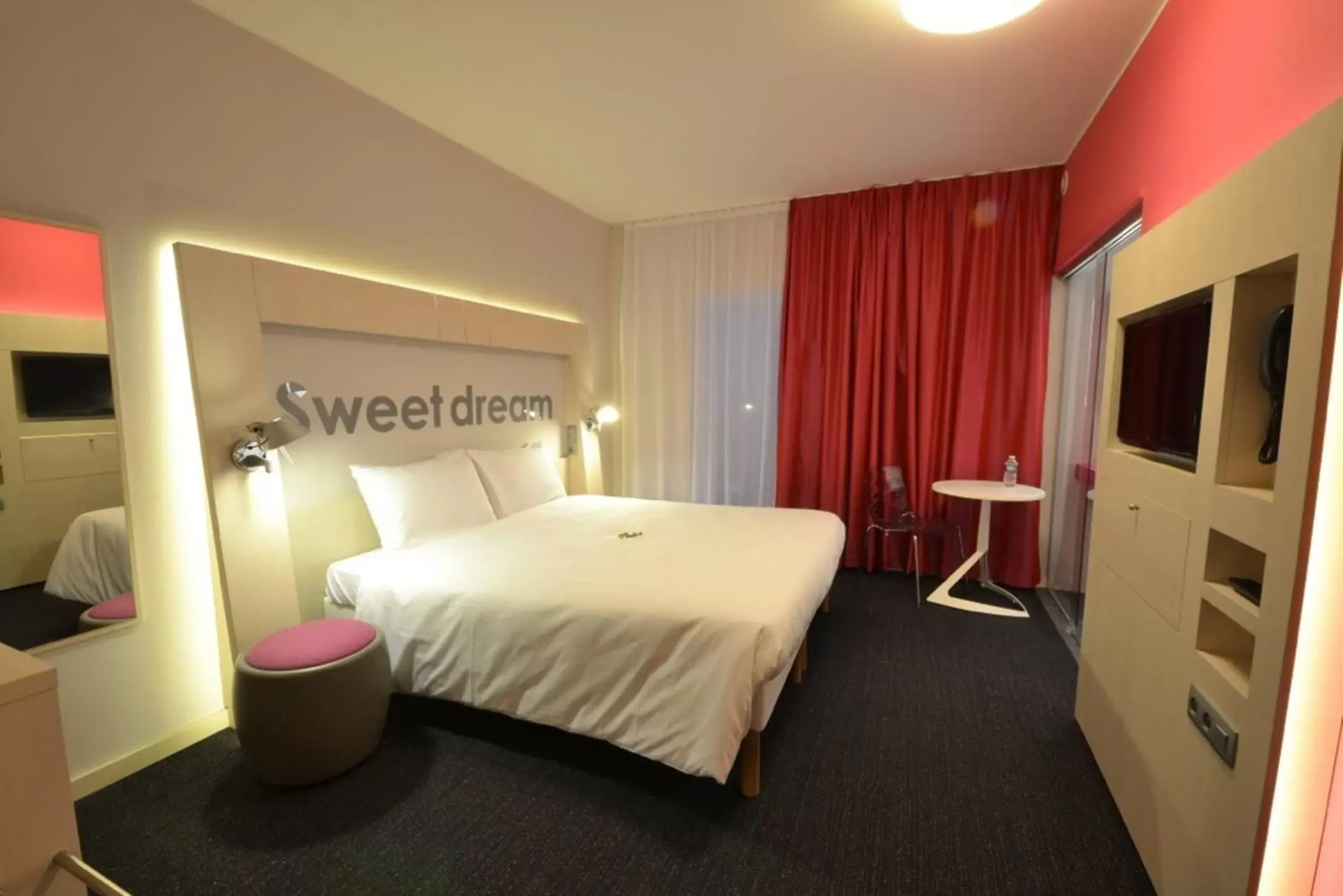 Standard Twin Room in Ibis Styles Nivelles Standard Twin Room in Ibis Styles Nivelles