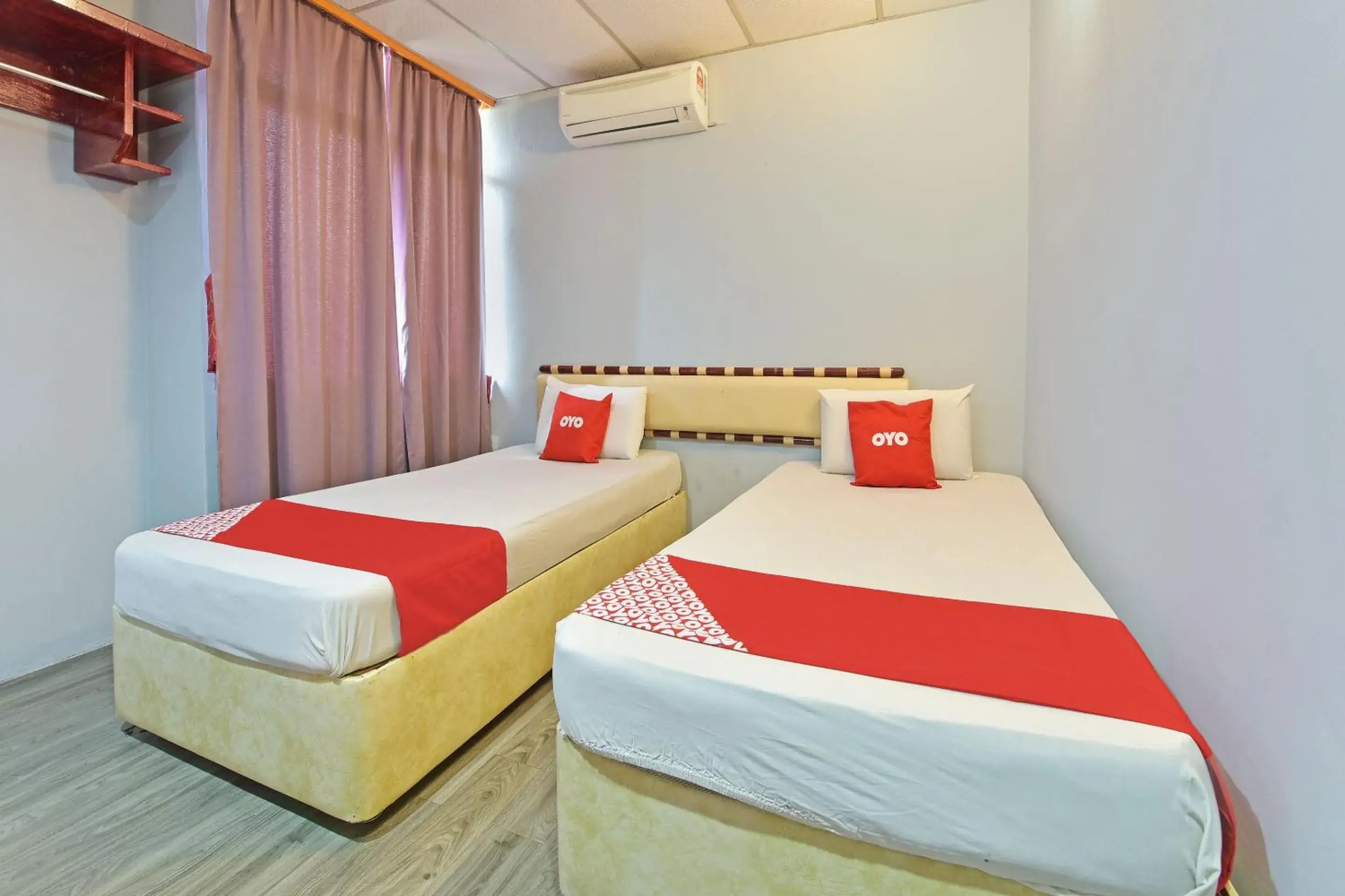 Deluxe Twin Room in OYO 90846 Hotel Akasia Deluxe Twin Room in OYO 90846 Hotel Akasia